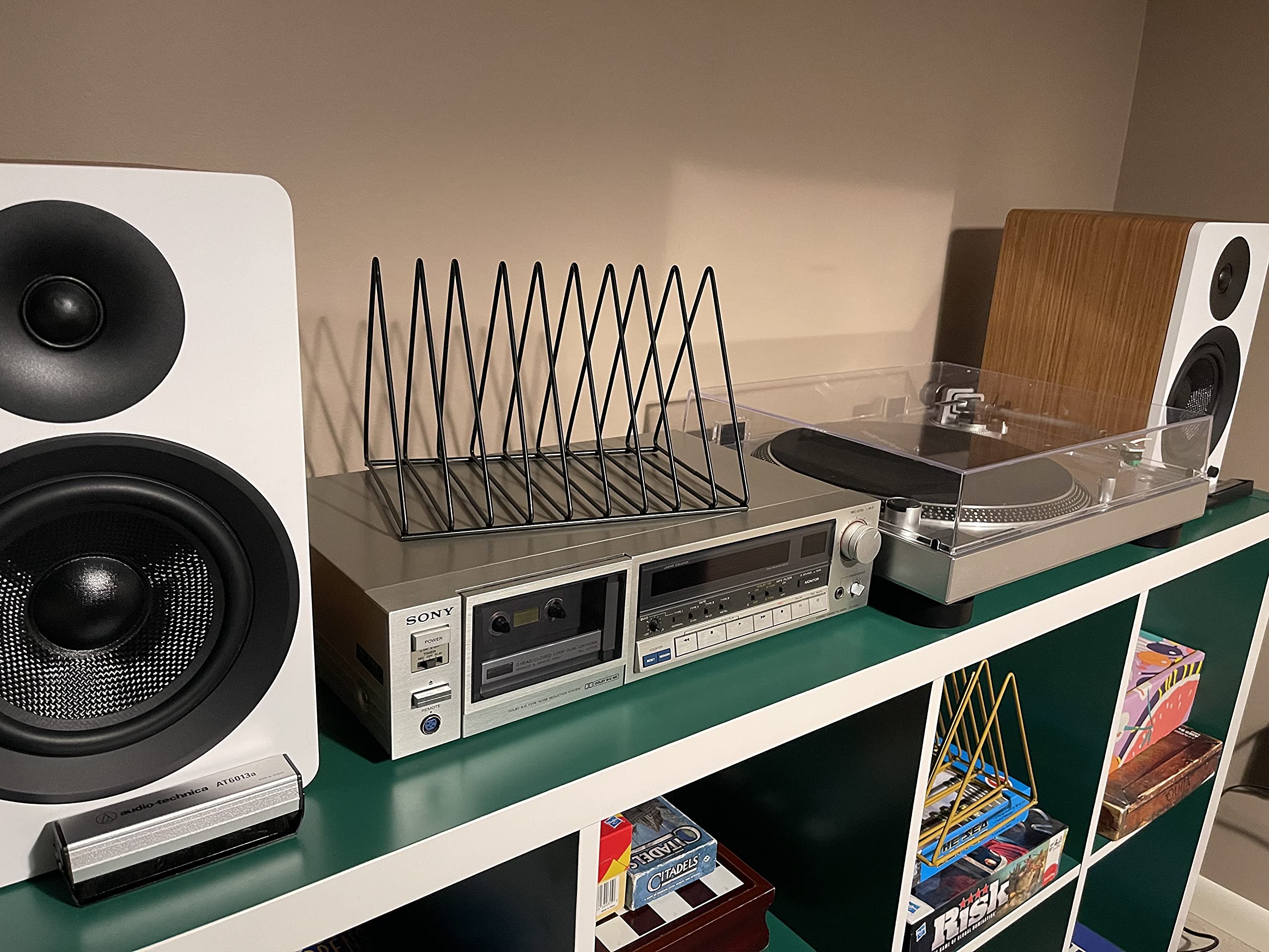 Skywin Confezione da 2 supporti triangolari in vinile, contiene fino a 60 album, supporto per dischi in vinile in metallo, per esporre i tuoi album preferiti, riviste e giornali, organizer da