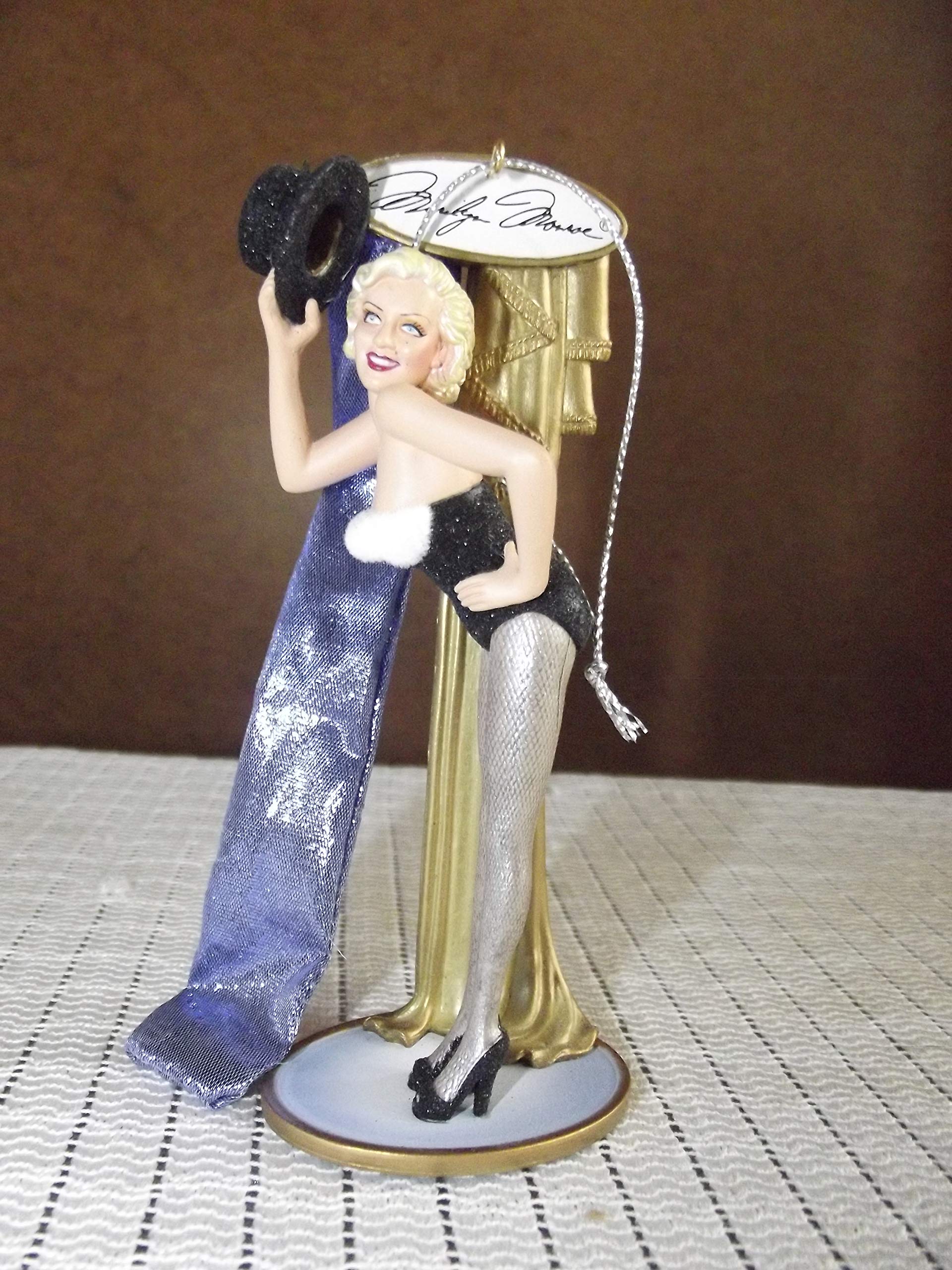 Carlton Cards マリリンモンロー クリスマスオーナメント フィギュア Amazon.com: American Greetings Heirloom Ornament Collection