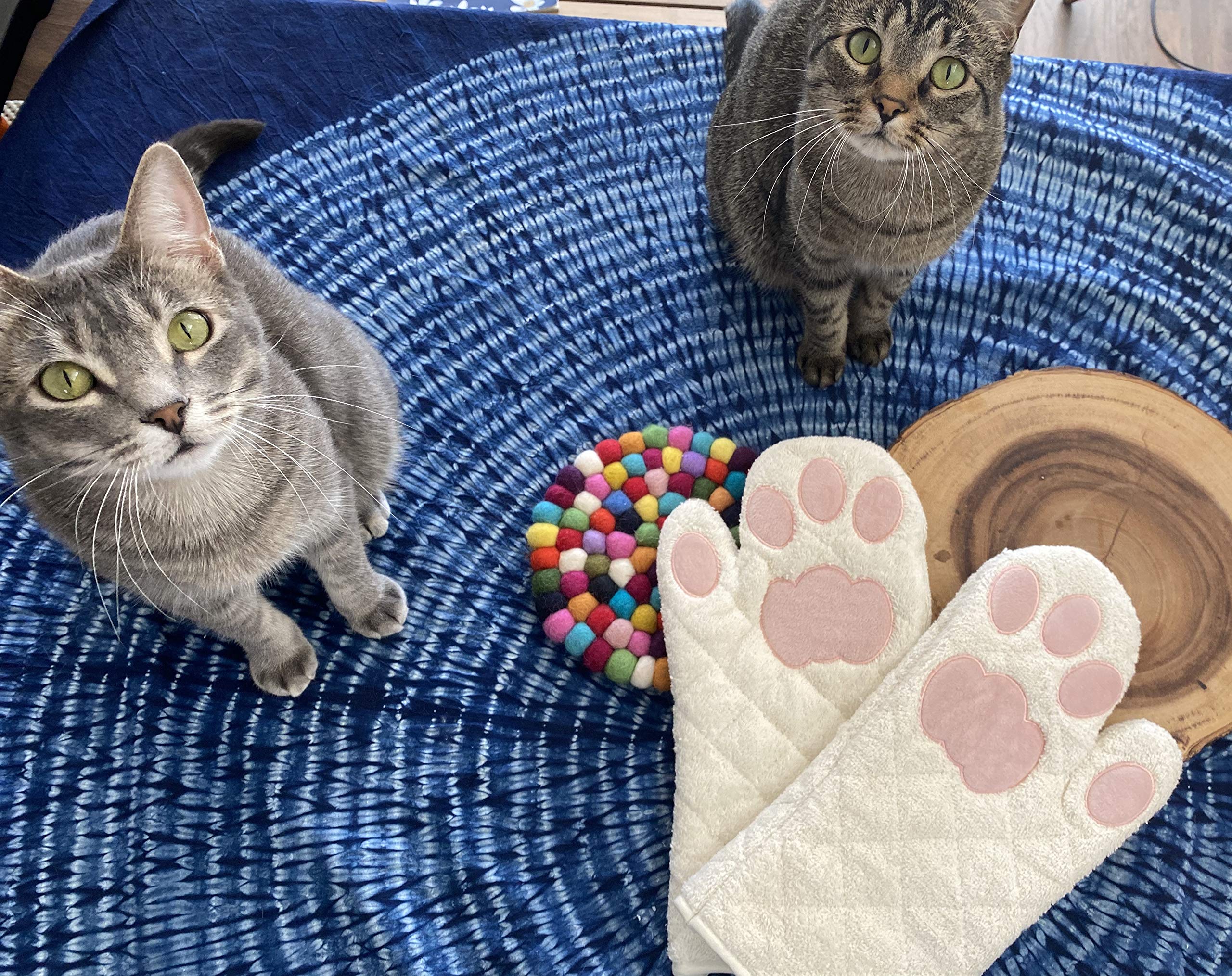 Cricket & Junebug Oven Mitts Cat Paws -: White & Pink