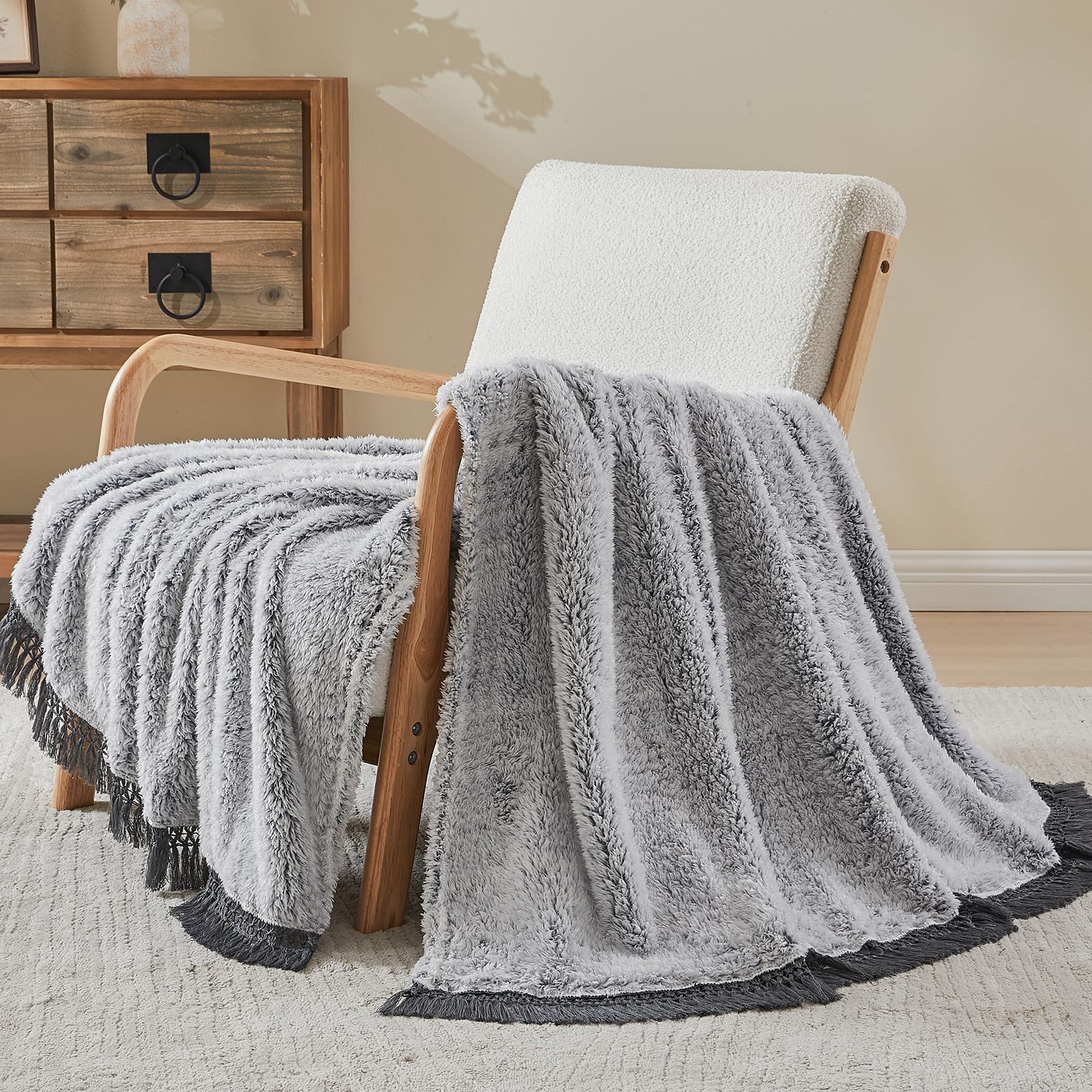 EMME Soft Sherpa Fleece Blanket with Tassel, Reversible Plush Fluffy Large Blanket, Light Weight Warm Decorative Boho Blanket Cover for Sofa, Couch, Bedroom,Travel(Tassel Grey,50"x60")
