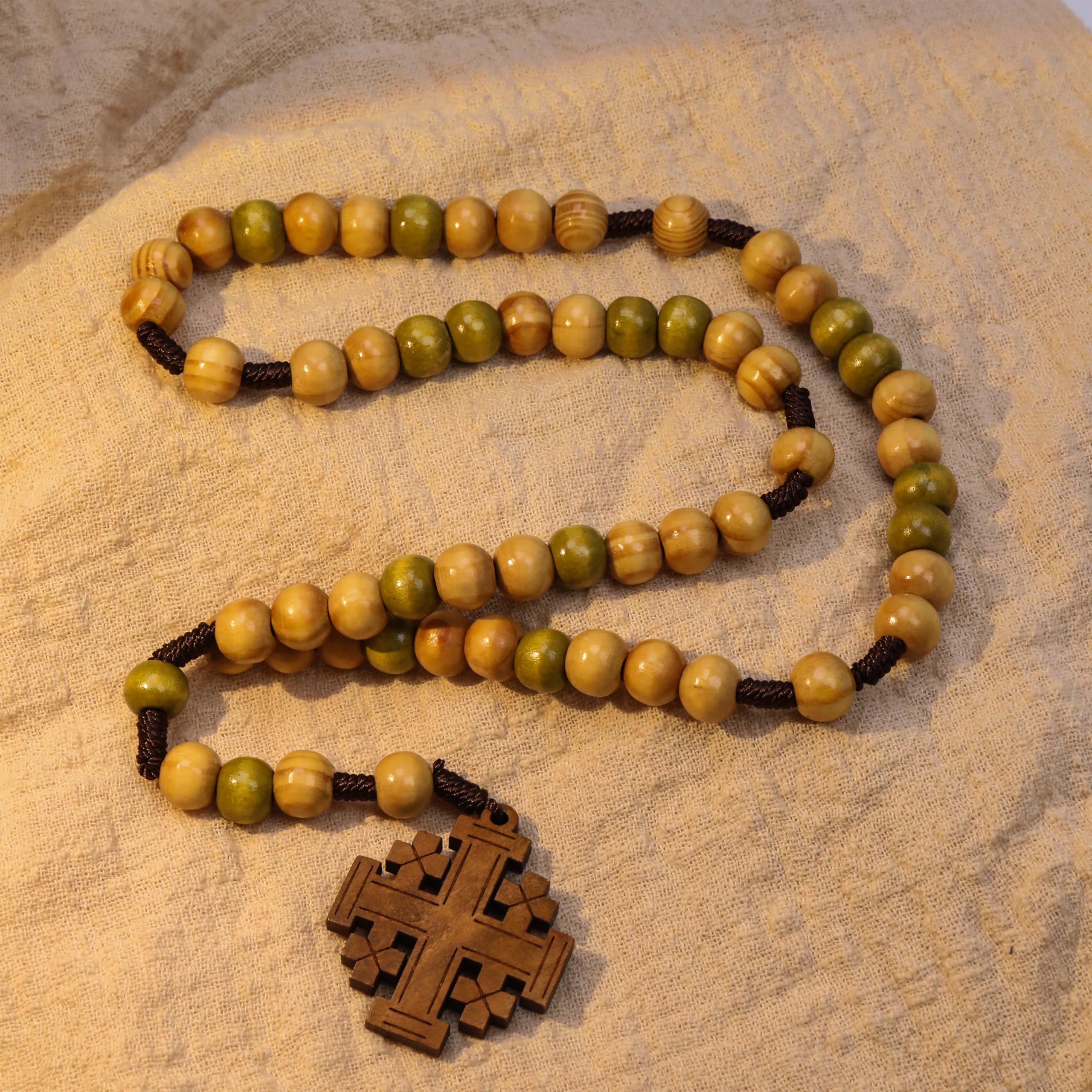 Nazareth Store - Rosario con croce di Gerusalemme, perline in legno di ulivo cattolico, corda corta