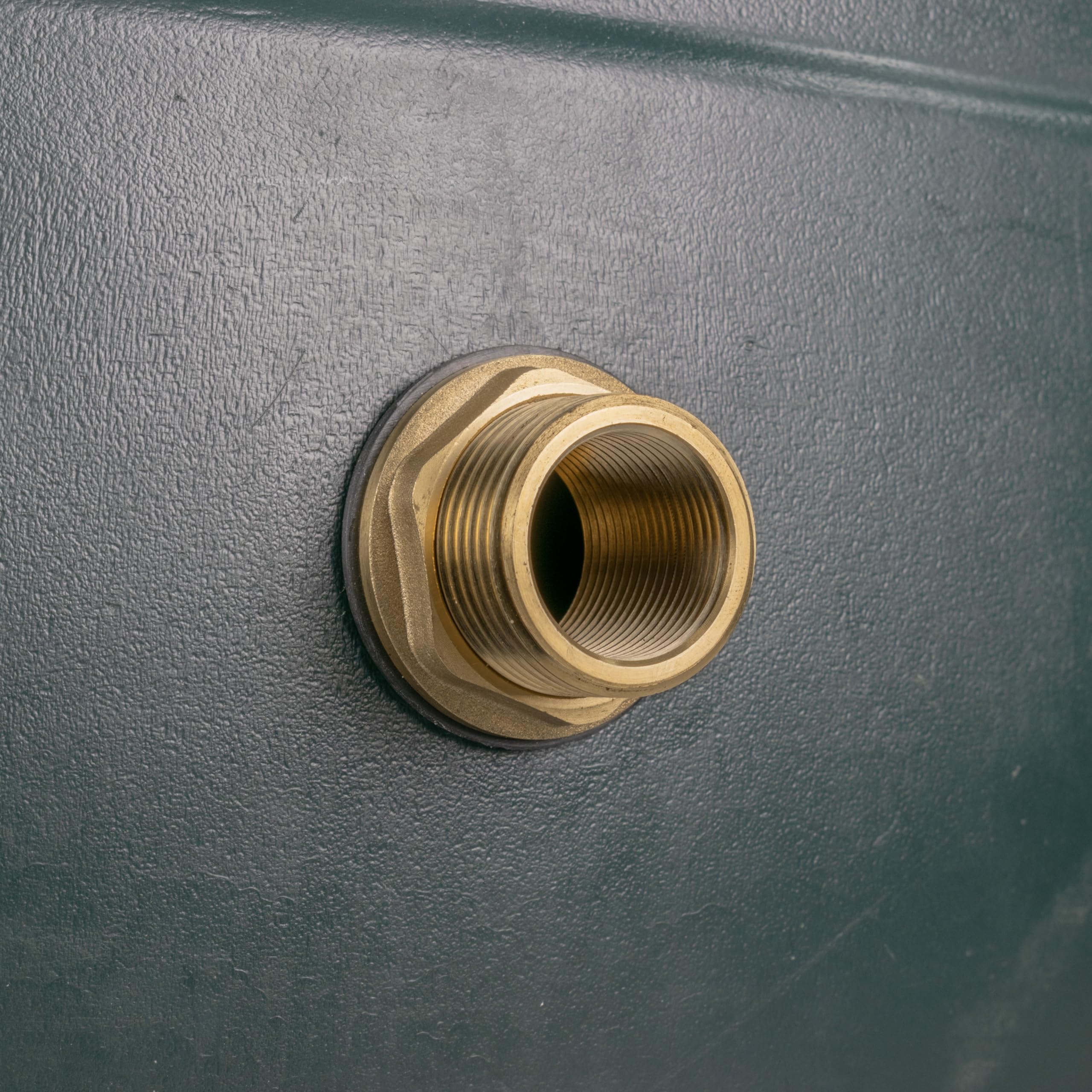 Solid Brass Water Tank Outlet Fitting – 1"" Female × 1¼"" Male (42mm Hole)