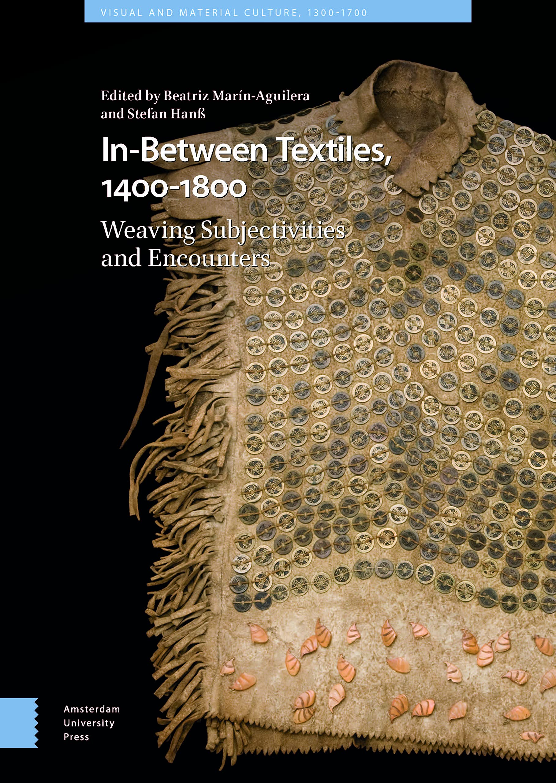 In-Between Textiles livre histoire de l'art du tissage 1400-1800