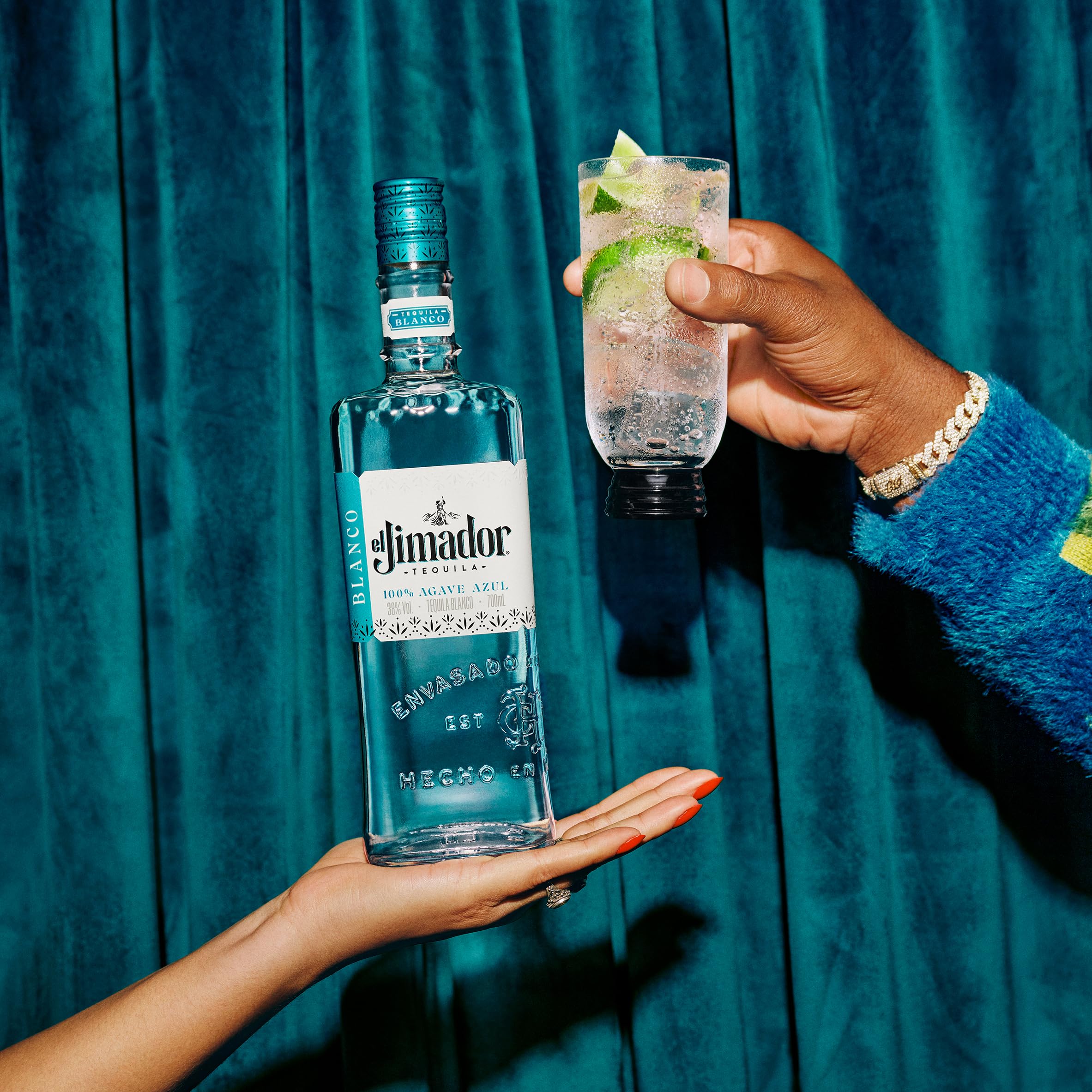 El Jimador Blanco Tequila - Premium Tequila - Geschenkempfehlung - kristllaklar mit fruchtigen Zitrusnoten und einem Hauch von Gewürzen - 0.7L/38% Vol.
