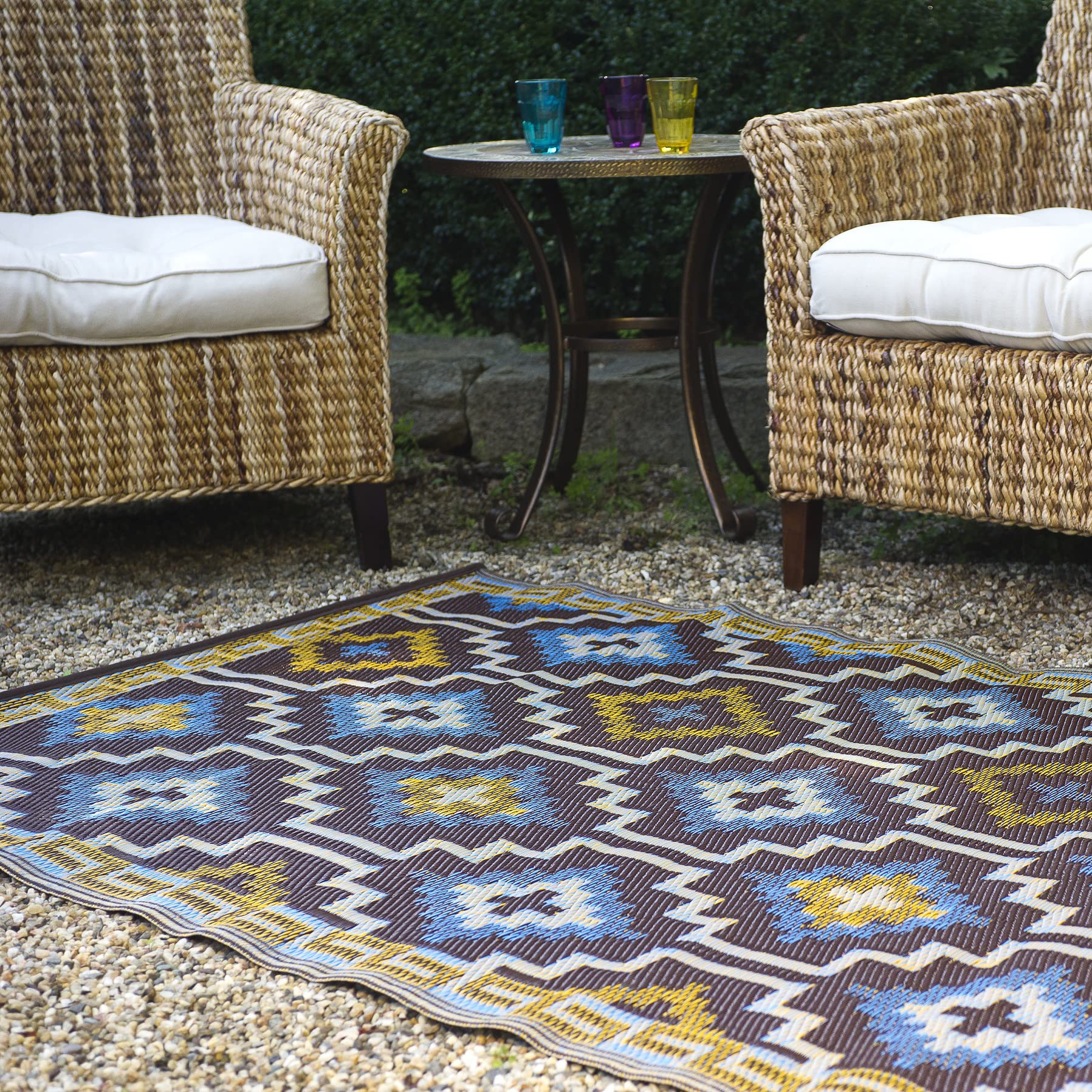 FAB HAB Outdoor Rug - Waterproof, Fade Resistant, Reversible - Premium Recycled Plastic - Vintage Boho Kilim - Garden, Deck, Patio, Porch - Lhasa - Royal Blue & Chocolate Brown - 120 x 180 cm