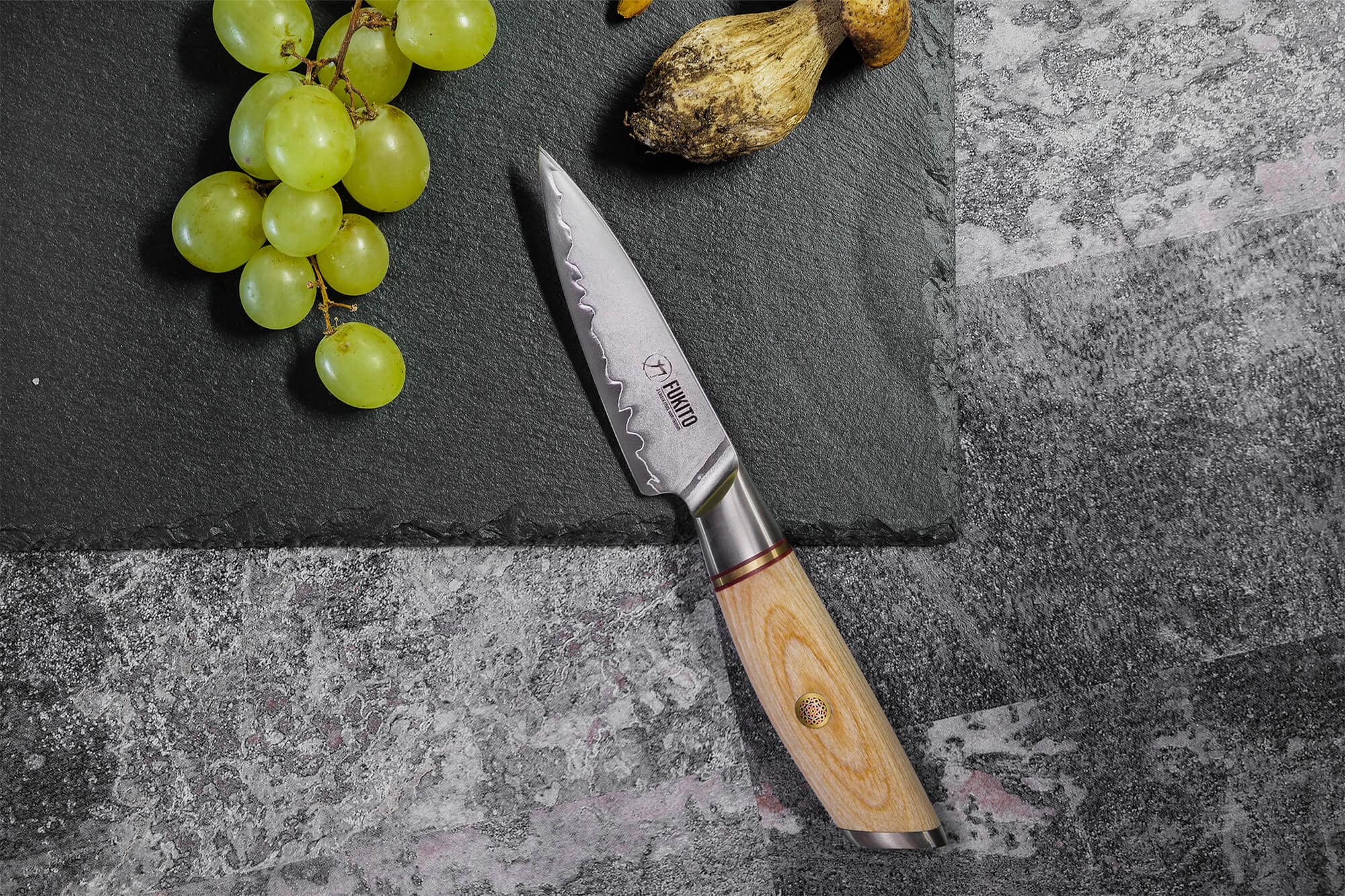 Fukito - Mallette 4 Couteaux de Cuisine Design Japonais Pakka San Mai Manche en Bois de Pakka Mallette 9 Places Office + Universel + Santoku + Chef