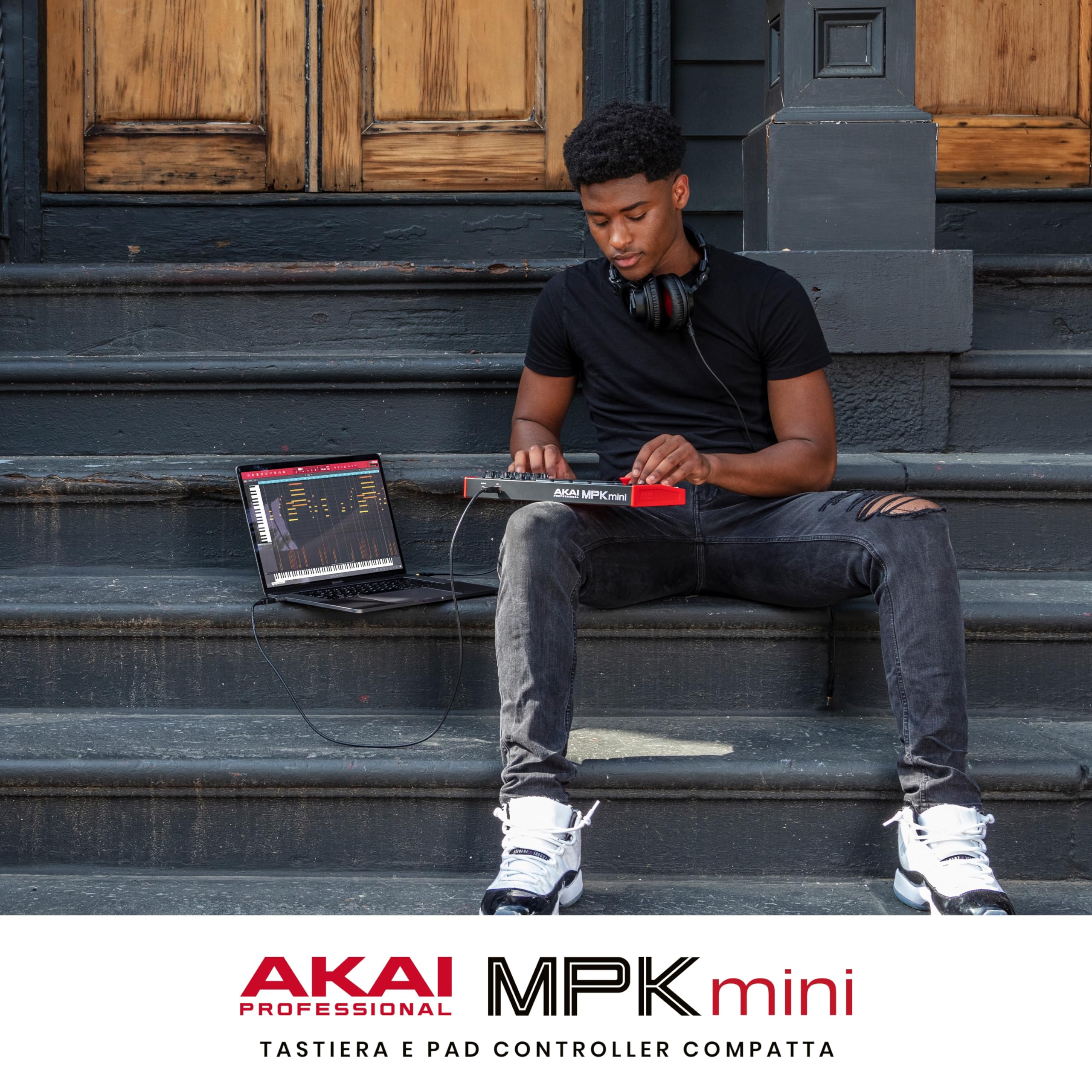 Akai Professional MPK Mini MK3 - Tastiera MIDI Controller USB a 25 Tasti con 8 Drum Pad Retroilluminati, 8 Manopole, Software e Native Instruments Sound Package (NKS Integration)