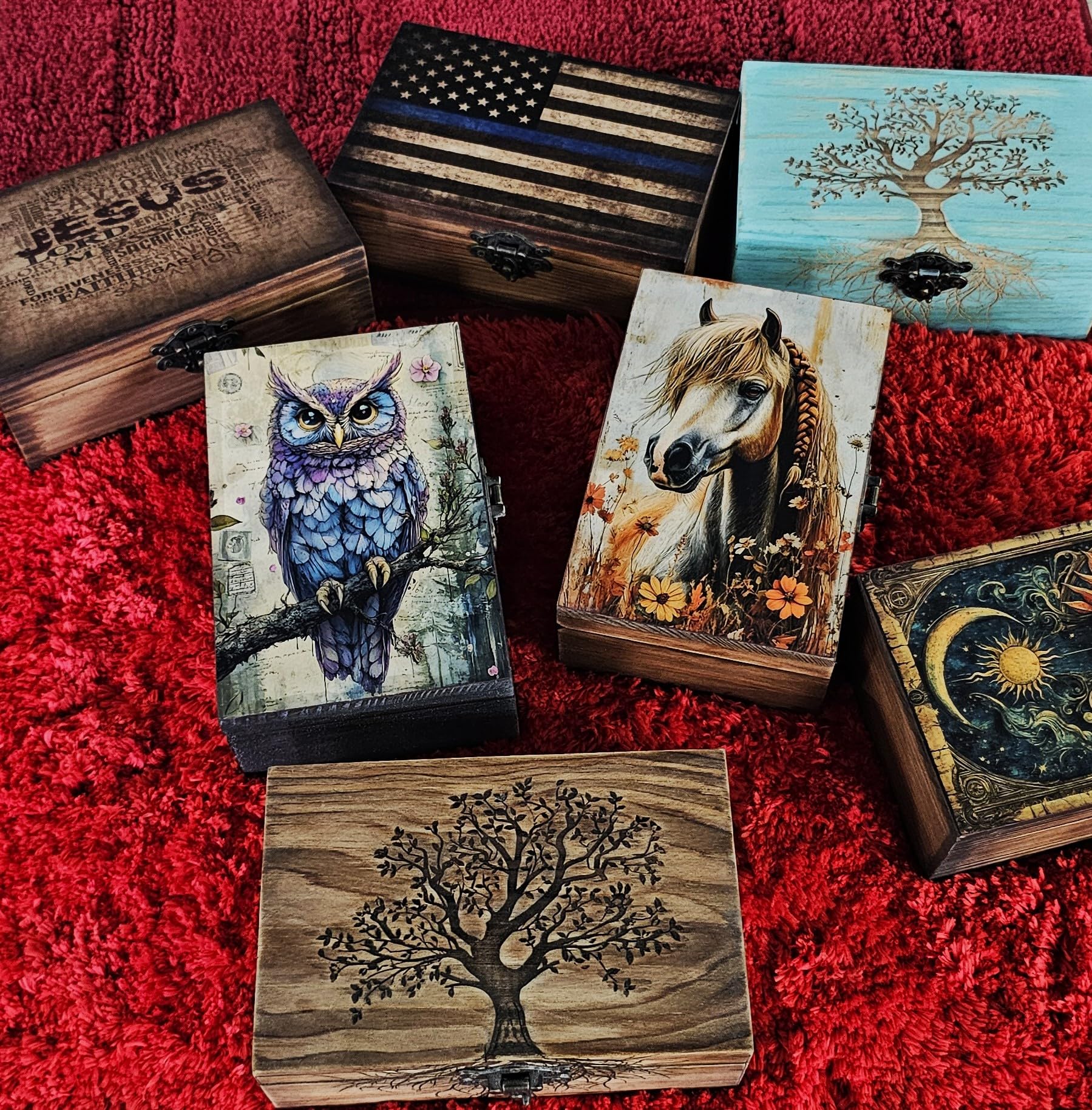 Joyero de madera con diseño de árbol de la vida, caja de almacenamiento rústica grabada para joyas y recuerdos y organizador de baratijas con diseño grabado (TOLD) (árbol de la vida
