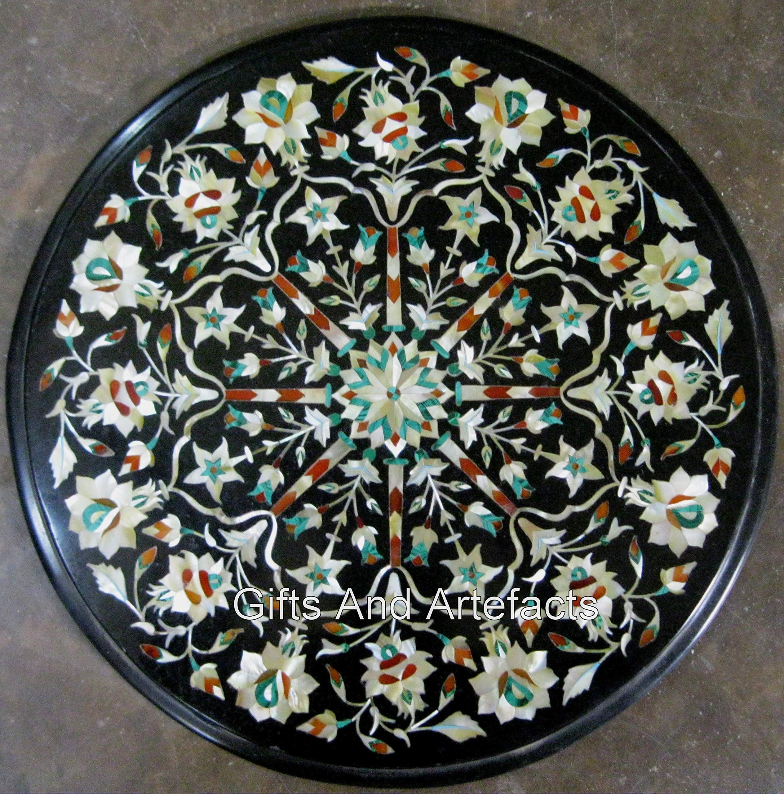 Table d'appoint de lit en marbre noir pour une ambiance de chambre sereine