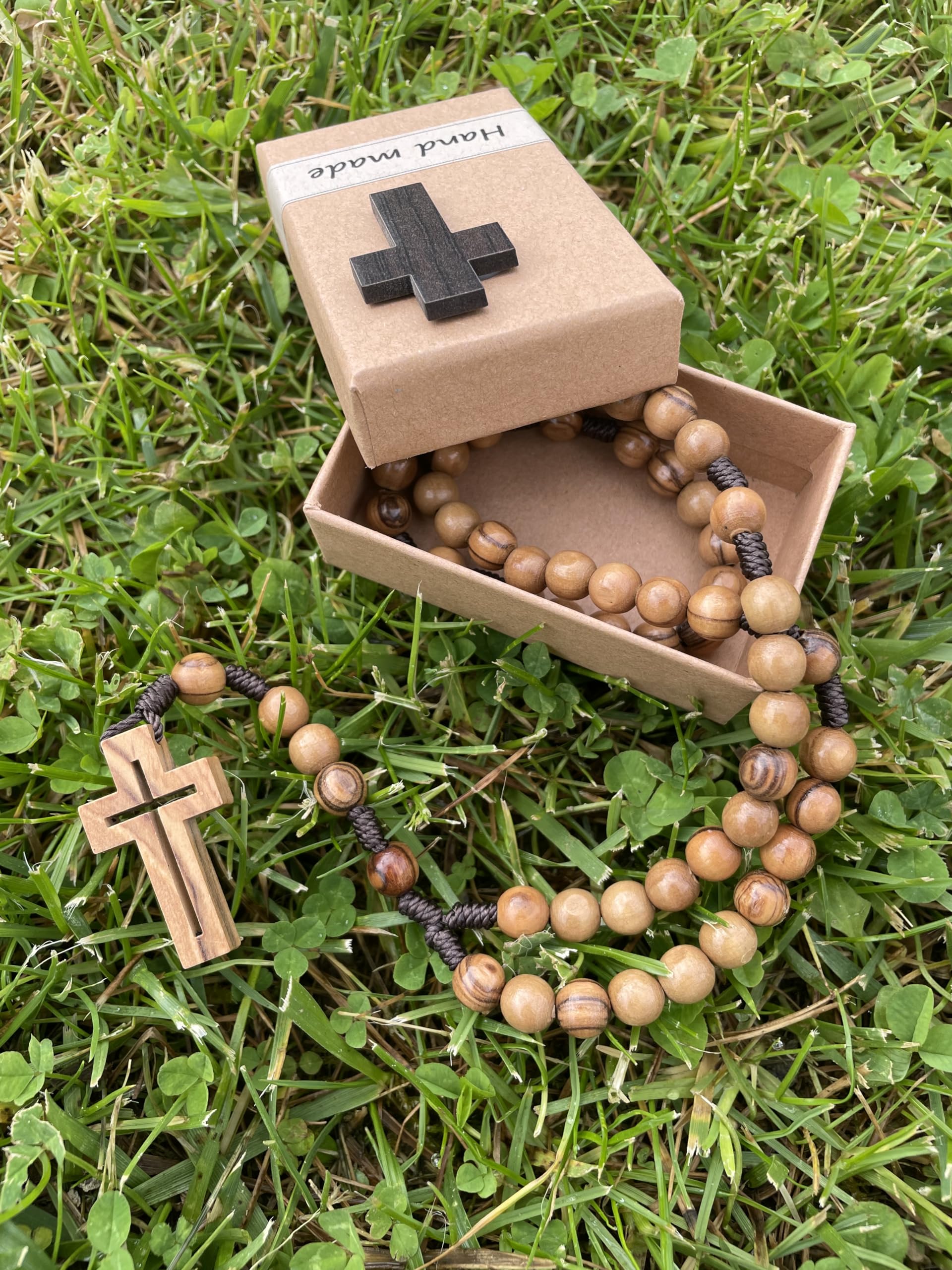 Chapelet en Bois d'Olivier Fait Main à Jérusalem,Rosaire dans sa boîte en Papier KraftavecCrucifix,CadeauBaptême,Communion,FêtesChrétiennes,Naissance,Anniversaire,Protection Voiture,Maison