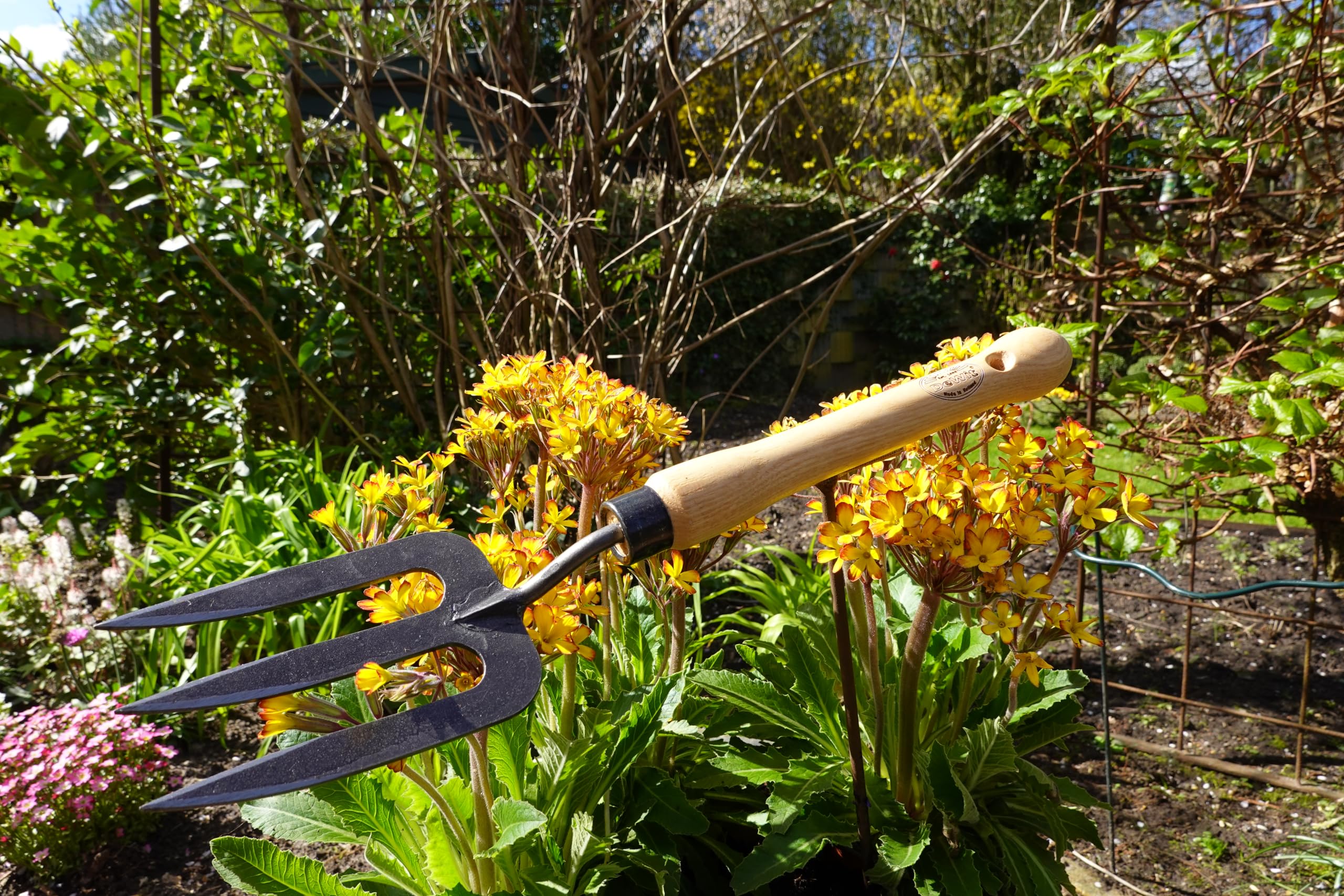 DeWit Fork with Midsize Handle, Lightweight & Durable Garden Tool with Comfortable Grip for Separating Bulbs, Dividing Plants and Aerating Soil