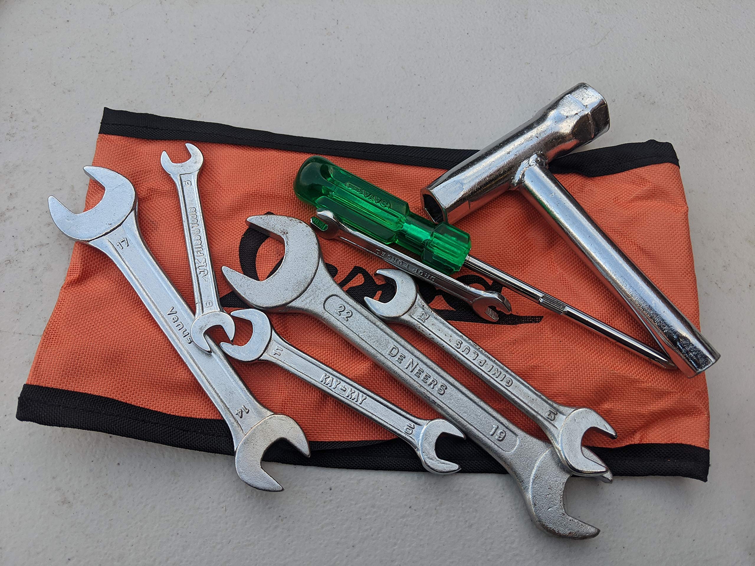 ukscooters HANDY TOOL KIT WITH STRONG WOVEN POUCH COLOUR VARY FOR VESPA