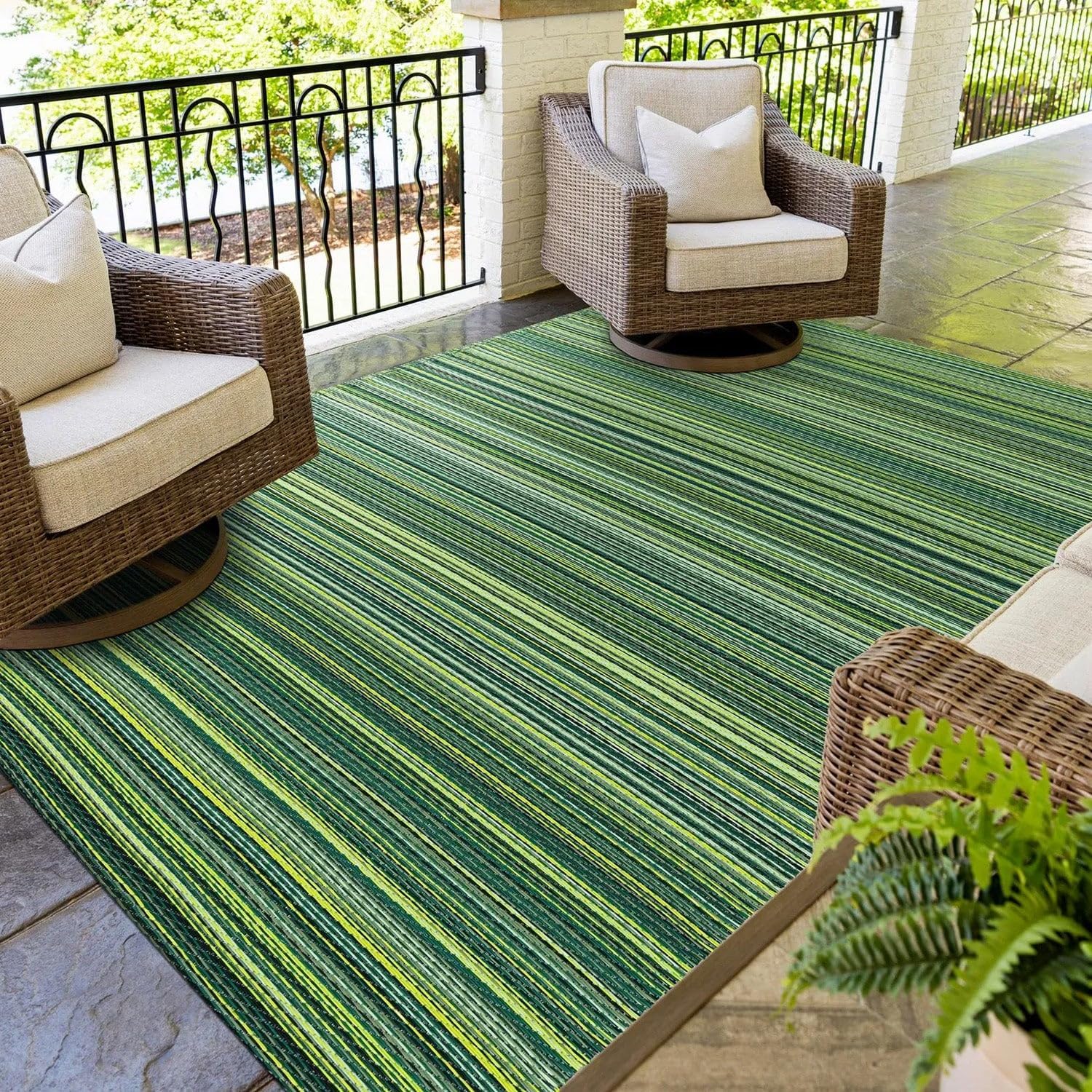 Rugs.com Vista Breeze Indoor Outdoor Rug - 4x6 Easy to Clean Reversible Waterproof Outdoor Rug for Beach, RV, Patio, Picnic