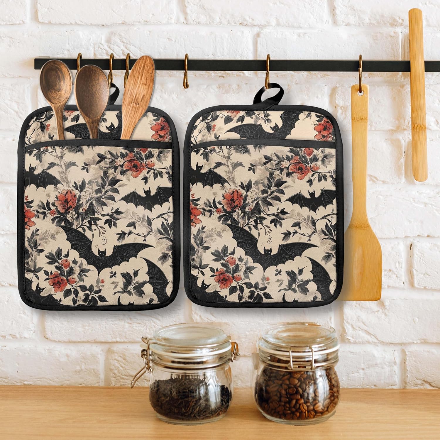 Gothic Halloween Bat Floral Pot Holders with Pockets, Vintage Dark Cottagecore Halloween Oven Pot Holders Heat Resistant Oven Mitts Hot Pads for Kitchen Baking Cooking, Set of 2