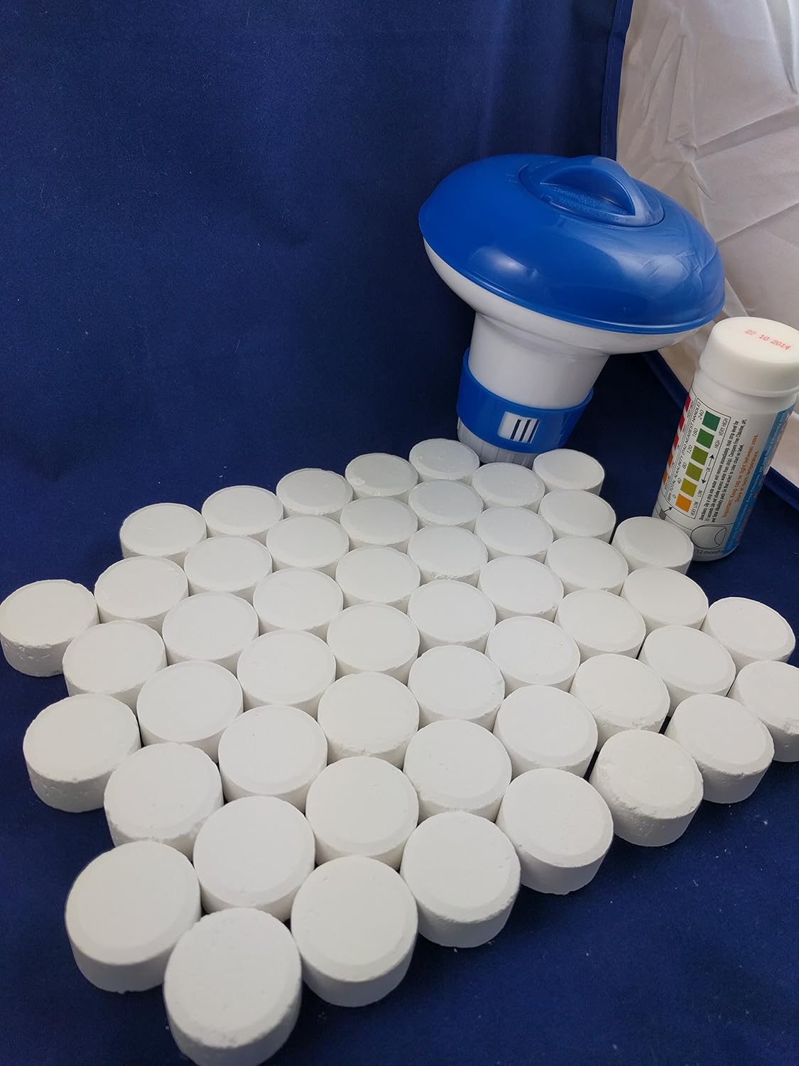 Premier Blue 50x20g Chlorine Tablets Pool Hot Tub Spa inc Dispenser and