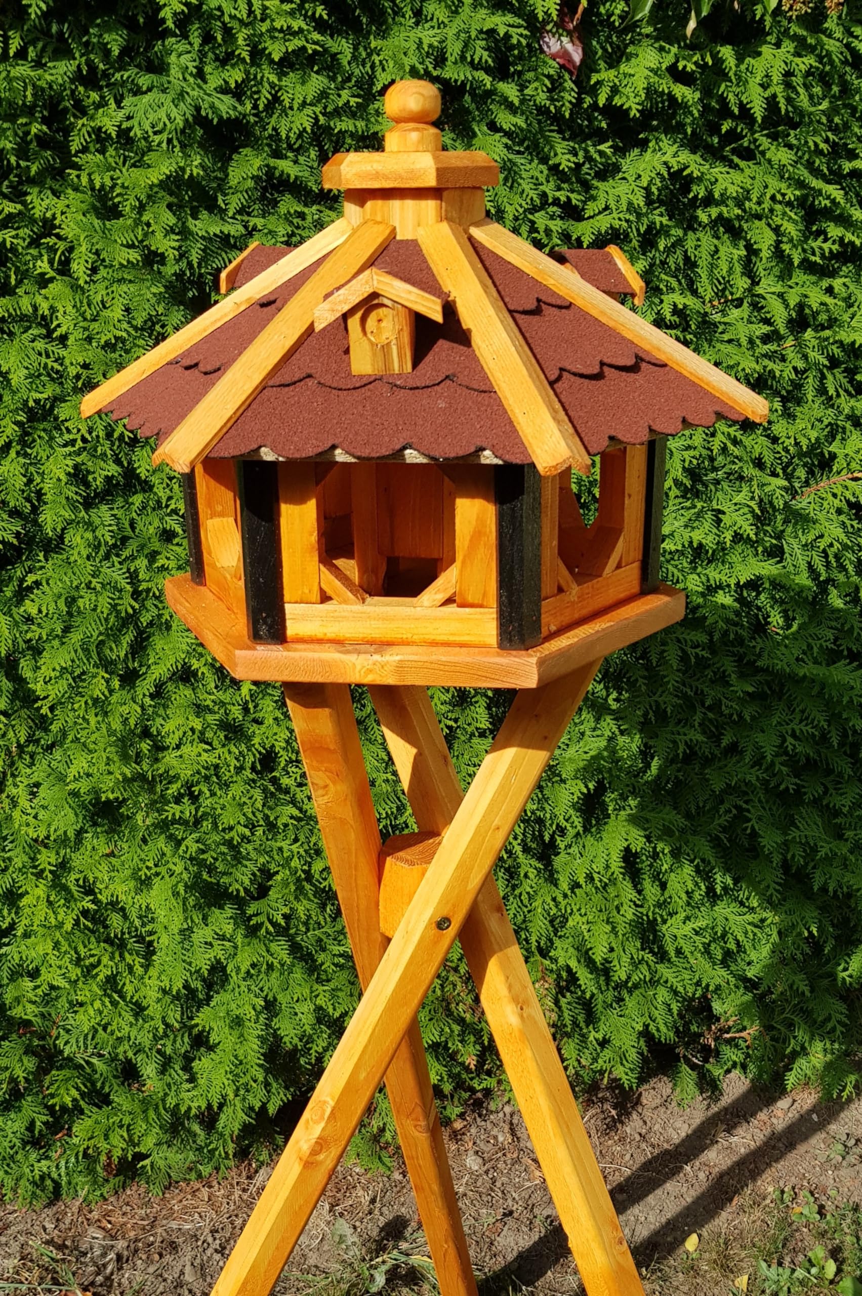 Weatherproof XXL Bird House Treated Optionally with Stand VH09/11 (Red, XL with Stand)