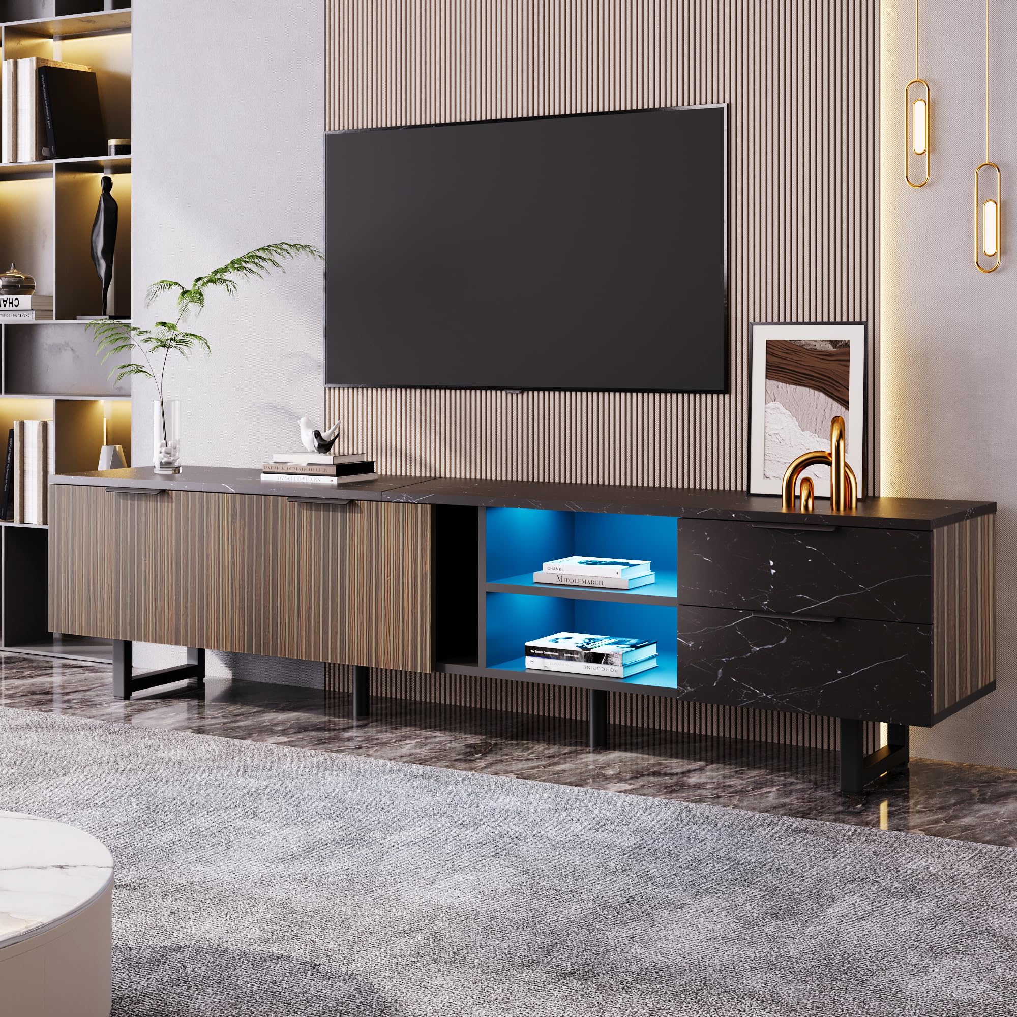 Mueble de TV de 200 cm con aspecto de mármol negro, puertas de vetas de madera oscura, iluminación LED ajustable, dos puertas y dos cajones, adecuado para robot aspirador, 200 x 50 x 38 cm