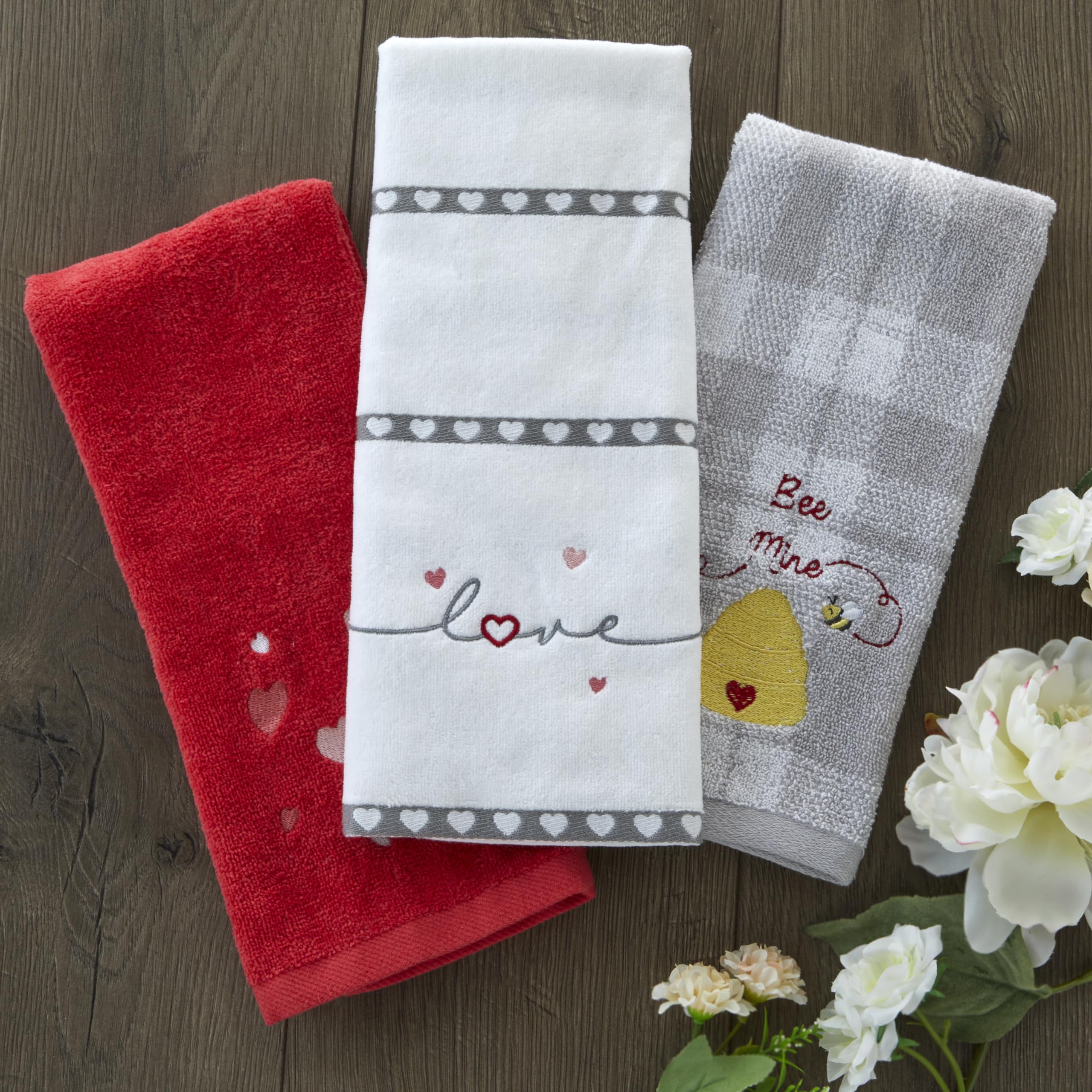 SKL Home Heart in Love Hand Towel Set, 2 Count, White, 16" x 28" - Image 4