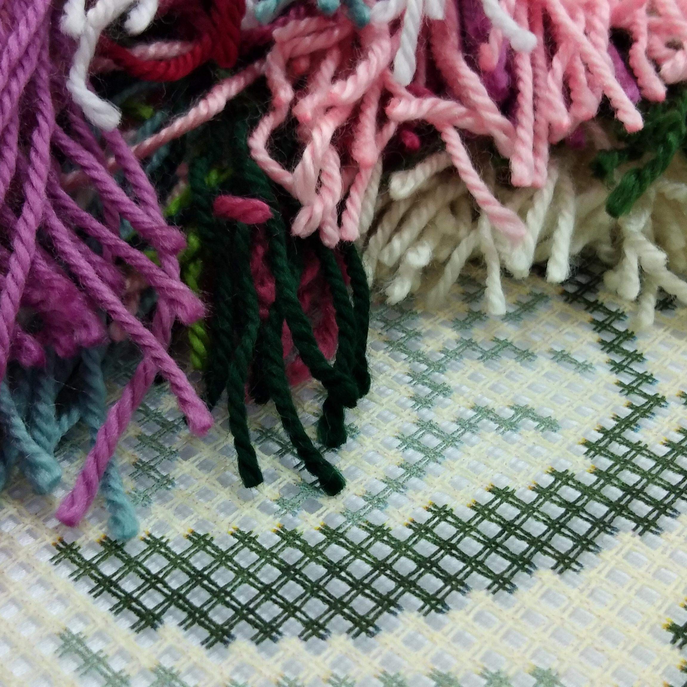 Ramo de rosas. Kit de punto de aguja. Cojín de 40,6 x 40,6 cm. Lienzo de tapiz impreso, calidad europea