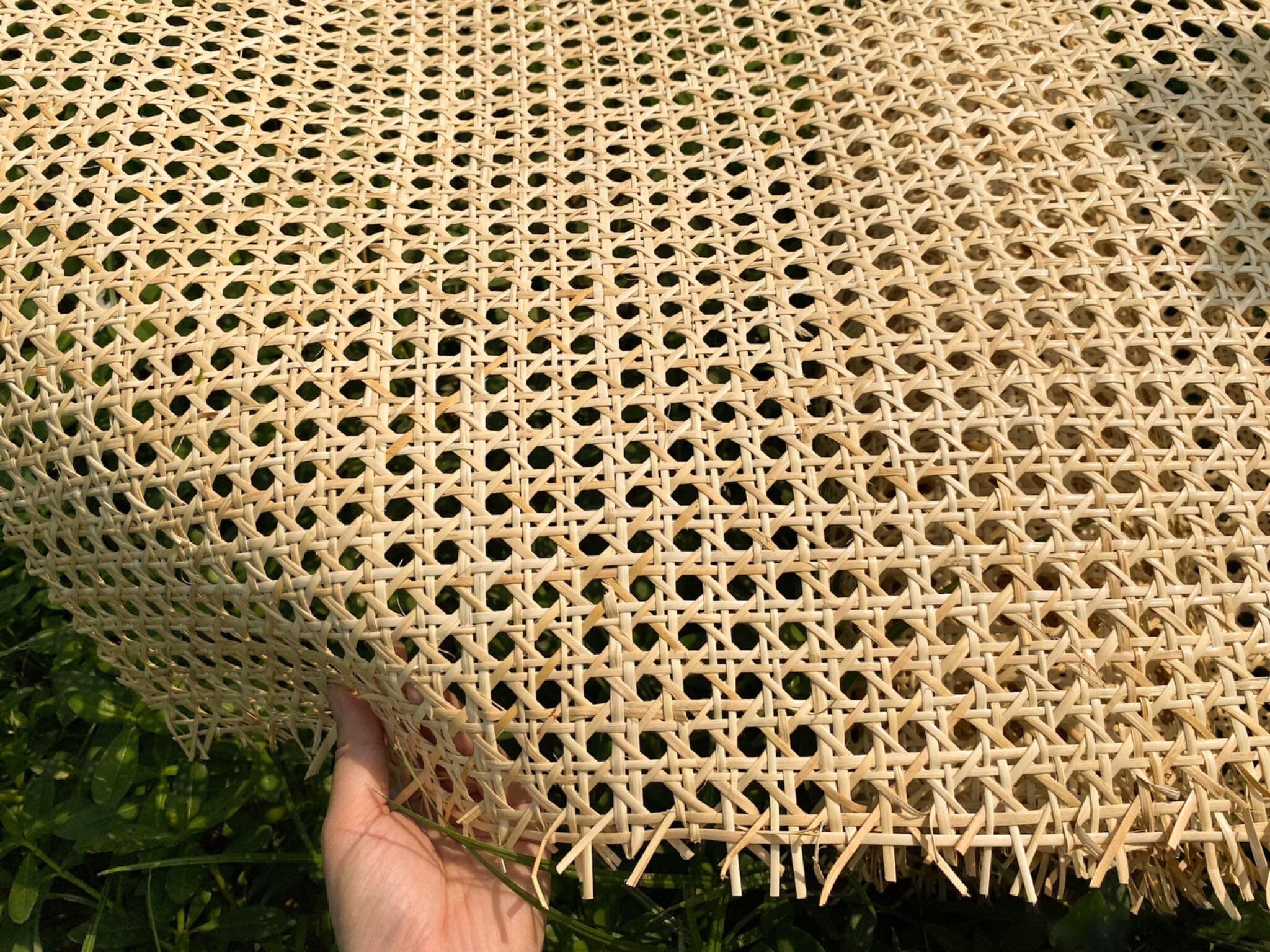 Naturalna kratka wiklinowa na metry - szerokość 65 cm, rattanowa rolka 65 x 300 cm, duży rozmiar do mebli, tapicerki krzeseł
