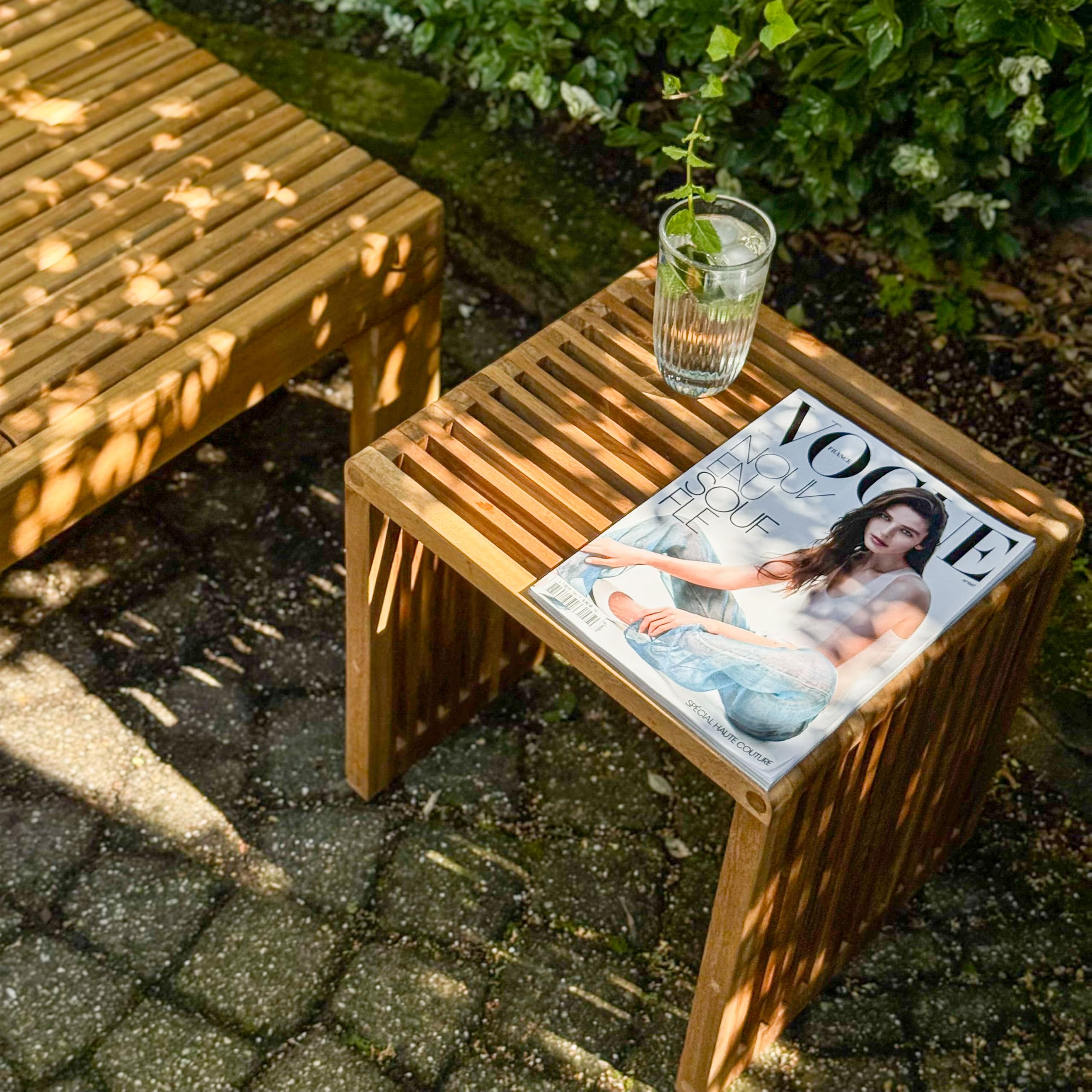 AXI Liane Table D'Appoint en Bois De Teck - Brun | Petit Meuble pour Jardin, Balcon,Terrasse | 40,5 X 40,5 X 46 Cm