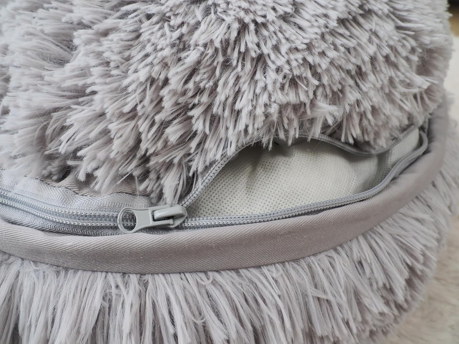 FURME Calming Donut Pet Bed - Water and Dirt Resistant Round Soft Cat & Dog Beds with Removable and Washable Cover for Medium Size & Small Dogs, Frost (L)