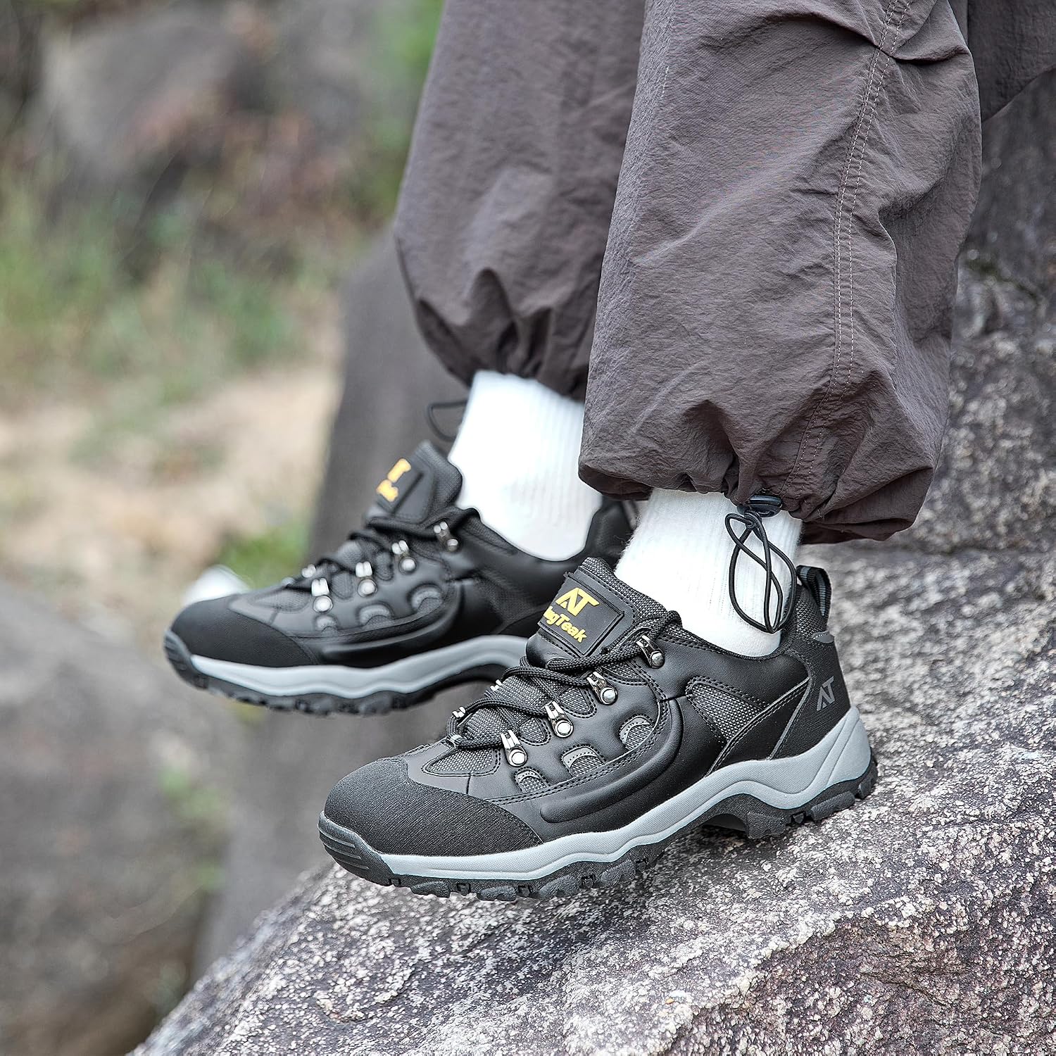 Men's Hiking Shoes Waterproof Lightweight Leather Trekking Trails Work Shoes Comfortable Non-Slip Low Top Outdoor Camping Walking Sneakers