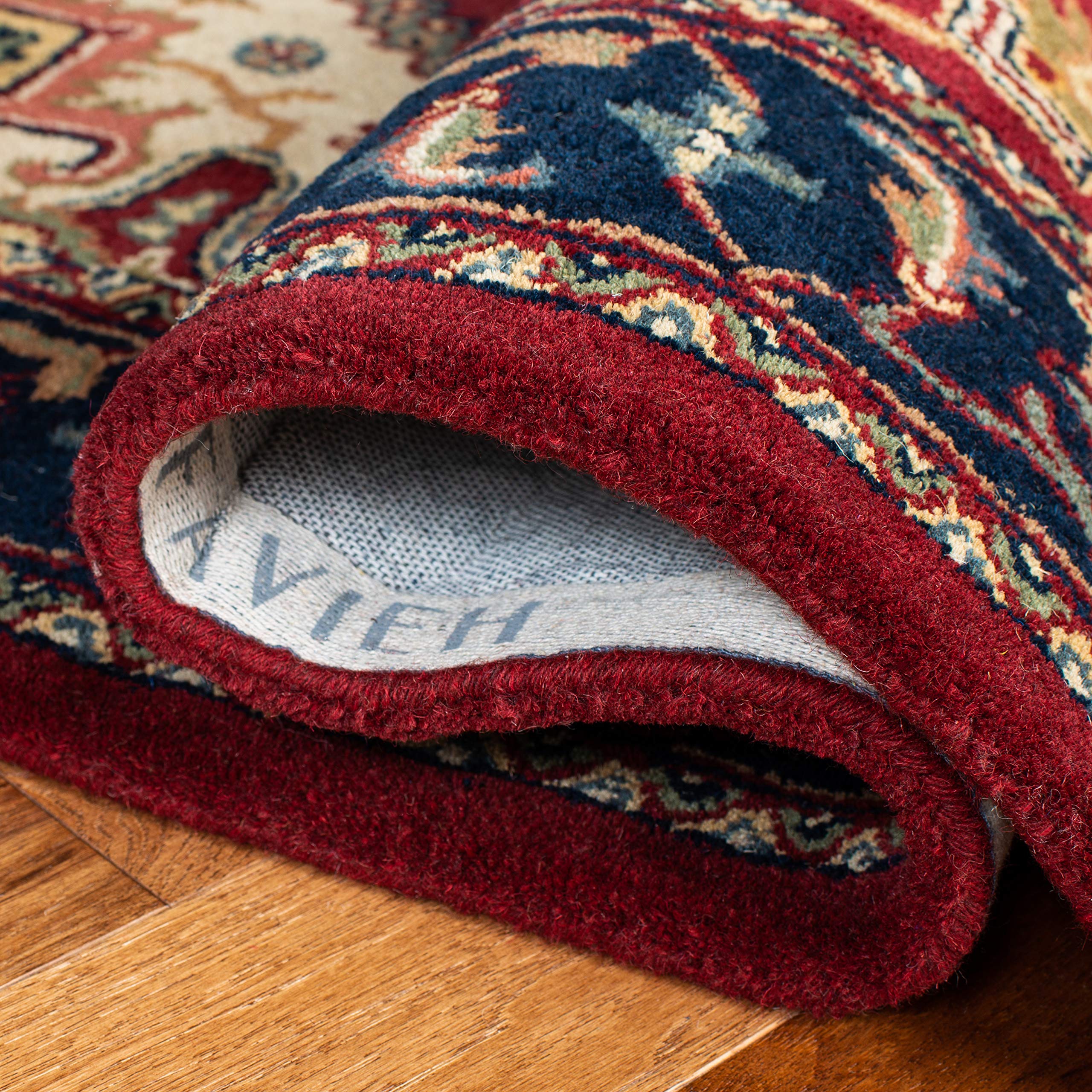 Amazon.com: SAFAVIEH Classic Collection 2' x 3' Assorted / Red