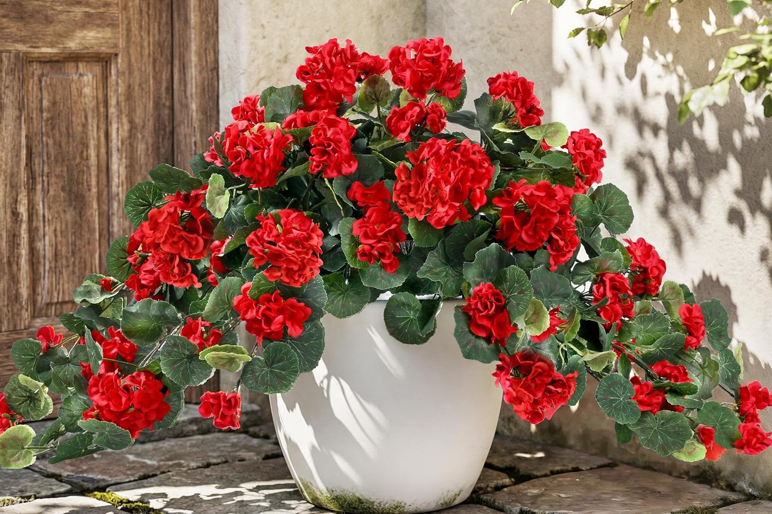 Waipfaru Artificial Geraniums Flowers for Outdoors, 4Pcs UV Resistant Faux Hanging Plants Outside Decor, Realistic Red Faux Silk Flowers for Outdoor Planters Patio Porch Garden Home