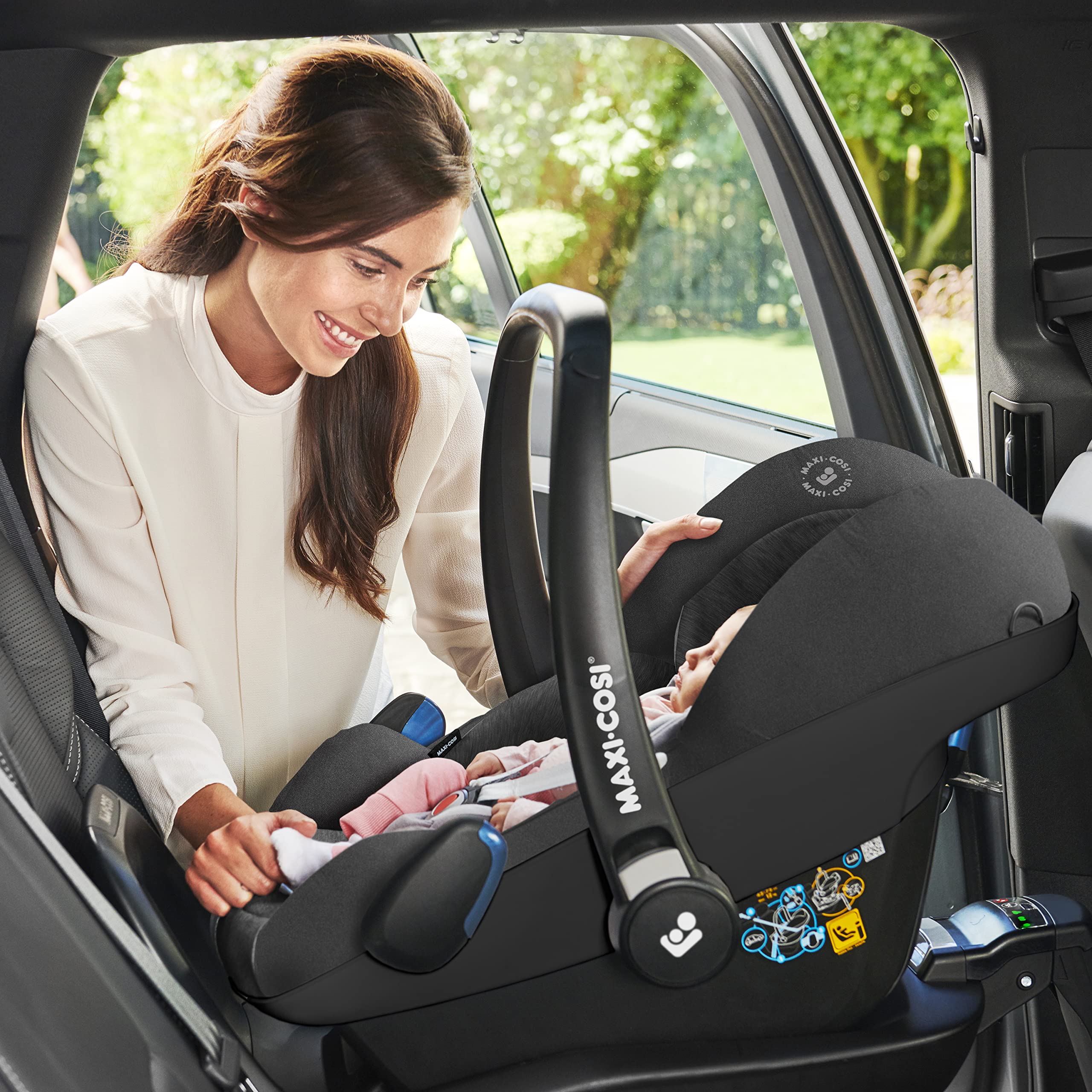 Maxi-Cosi Pebble Pro i-Size, Silla de coche bebé grupo 0+, cojín reductor para recién nacidos, reposacabezas ergonómico, 0-12 meses, 45-75 cm, Essential Black