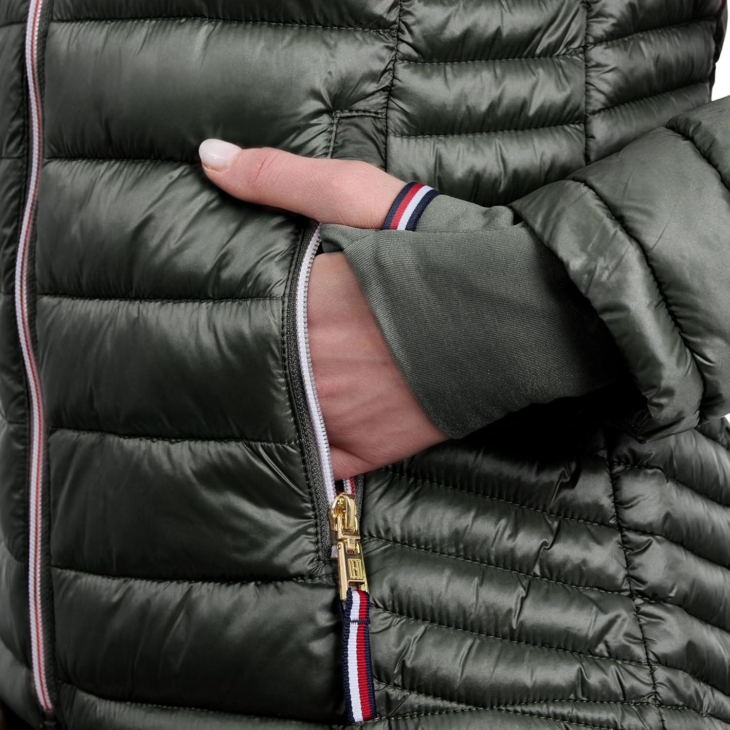 Tommy Hilfiger Women's Puffer Jacket, Lightweight Packable Jacket With Hood & Bag