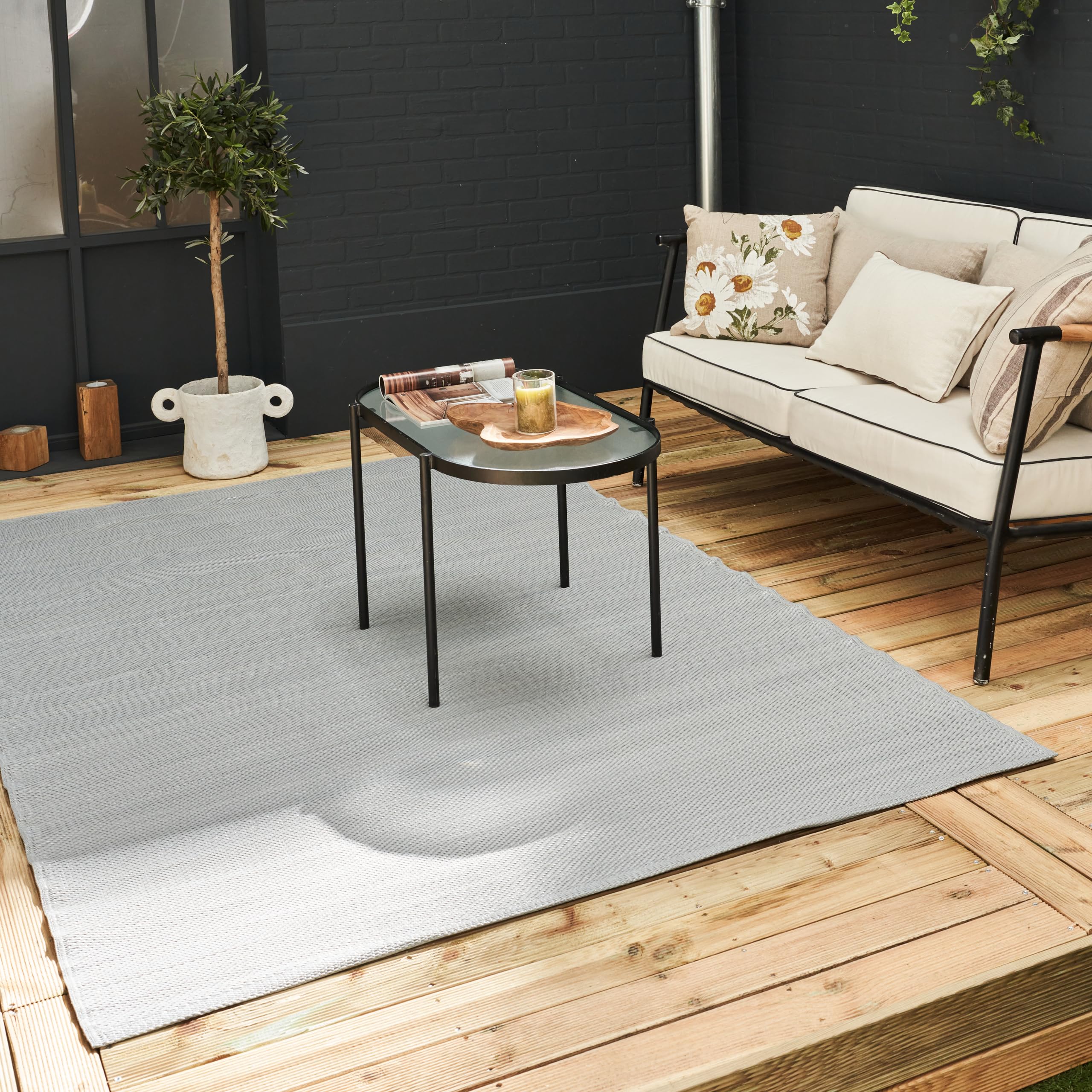 THE RUGS Urban Collection Outdoor Rug - Easy to Clean, Waterproof Plastic Outdoor Rugs for Garden, Patio, Balcony, Camping - Contemporary Plastic Straw Rug - Mono Grey, 150x220cm