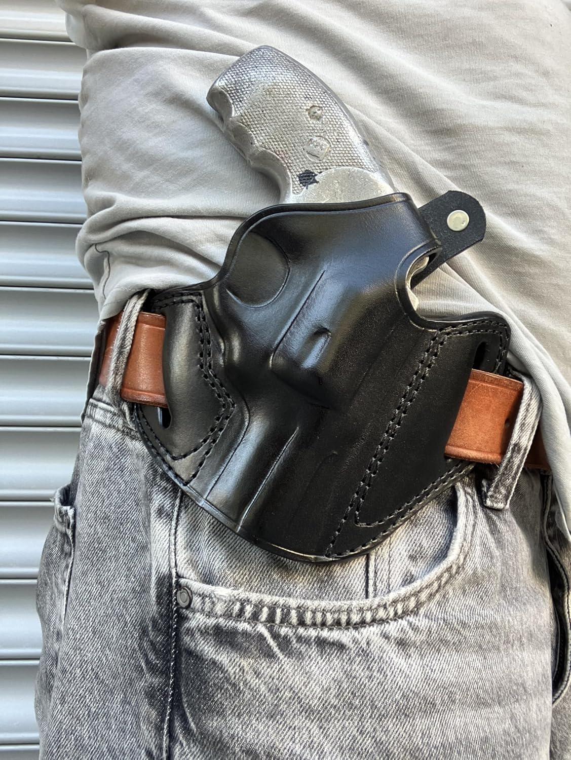 Cal38cab44 Handcrafted Leather Belt Holster for Charter Arms Bulldog Standard .44 S&W 2.5" Barrel 5 Shot (R.H) Black Tan