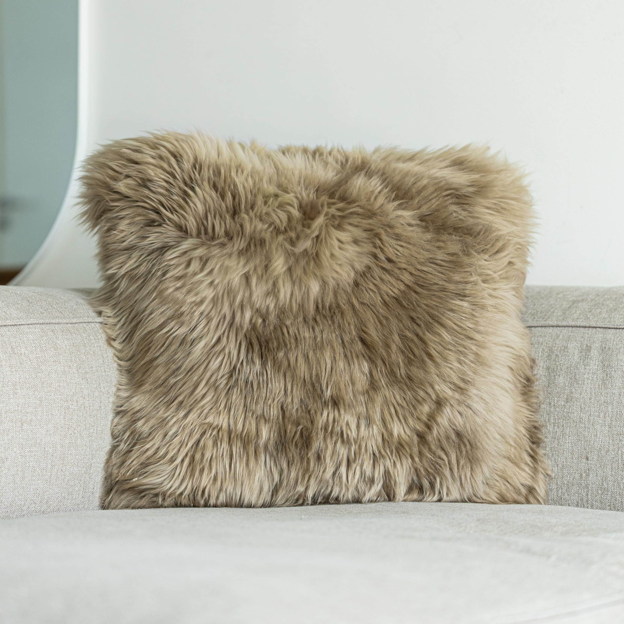 Nordic Sheep Fluffy Sheepskin Cushion Covers 50x50cm, Light Braun โ image 1
