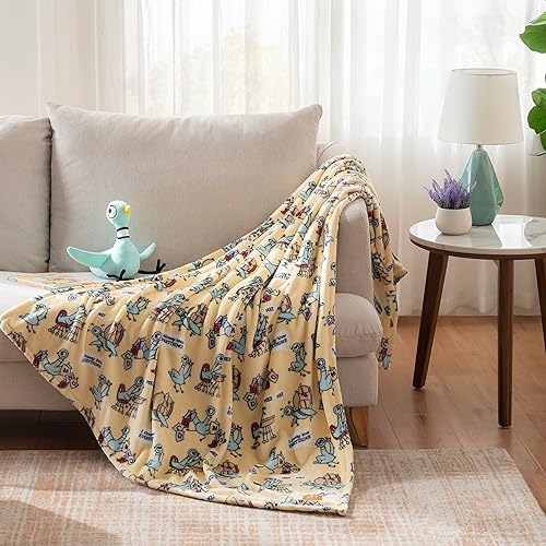Miniatura 6 de Berkshire Blanket & Mo Willems VelvetLoft Manta de lujo, suave y acogedora para niños, regalos para niños, color amarillo de la escuela de palomas,