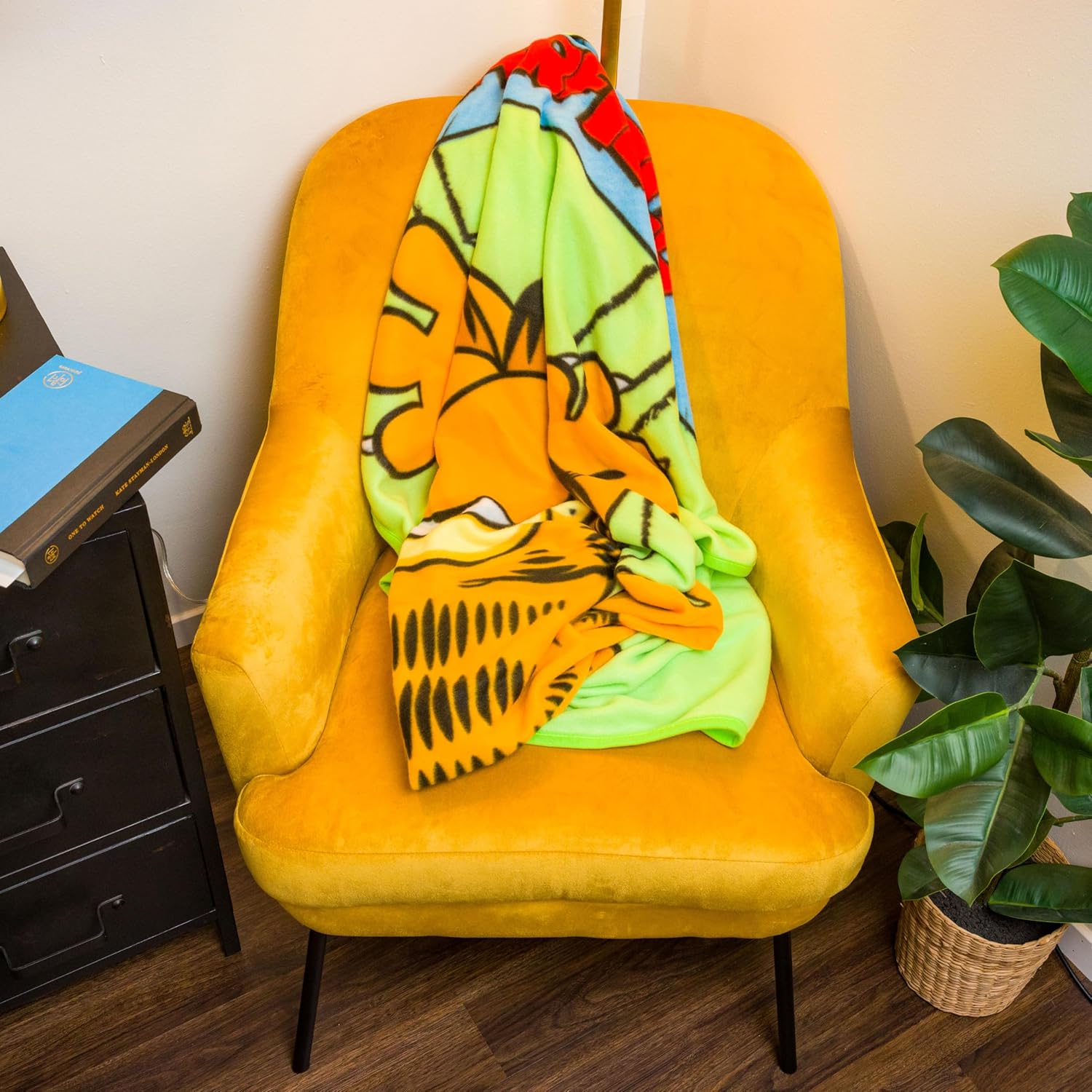 Silver Buffalo Garfield Hanging On 45" x 60" Fleece Throw, Soft and Cozy Blanket, 180 GSM - Image 6