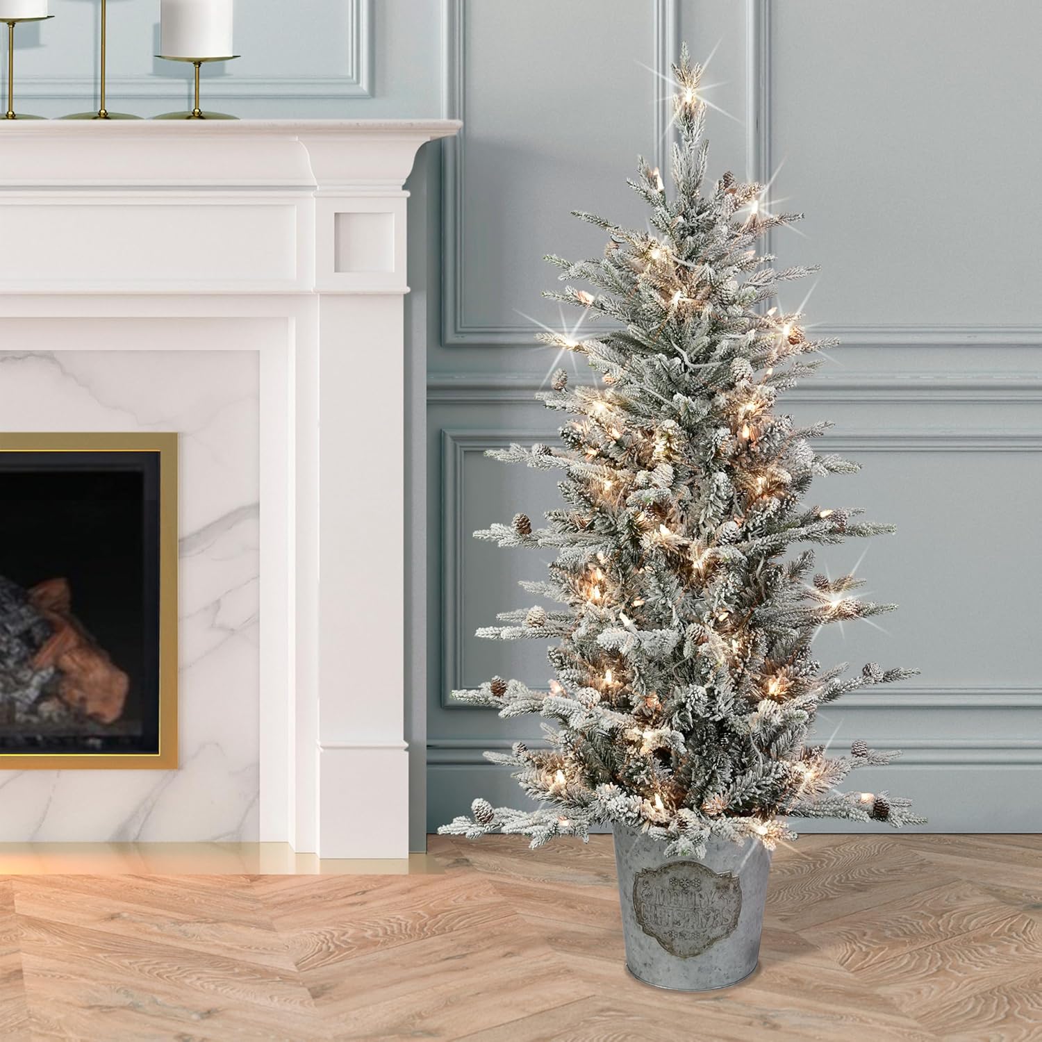 4.5 ft Pre-lit PE/PVC Flocked Tree, 638 Tips, 100 UL Clear Incandescent Lights