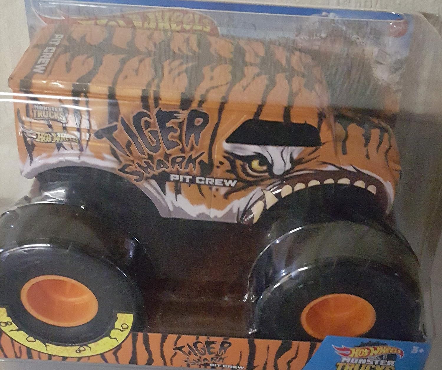 Hot Wheels FYJ92 Wreak Tiger Shark Toy, Multicolor