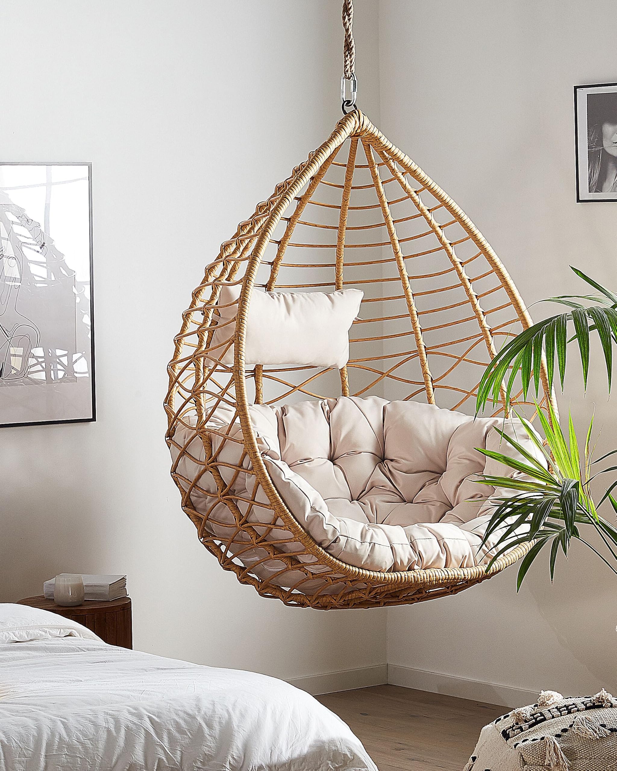 Sedia Sospesa con Cesta di Rattan Beige per Interno ed Esterno