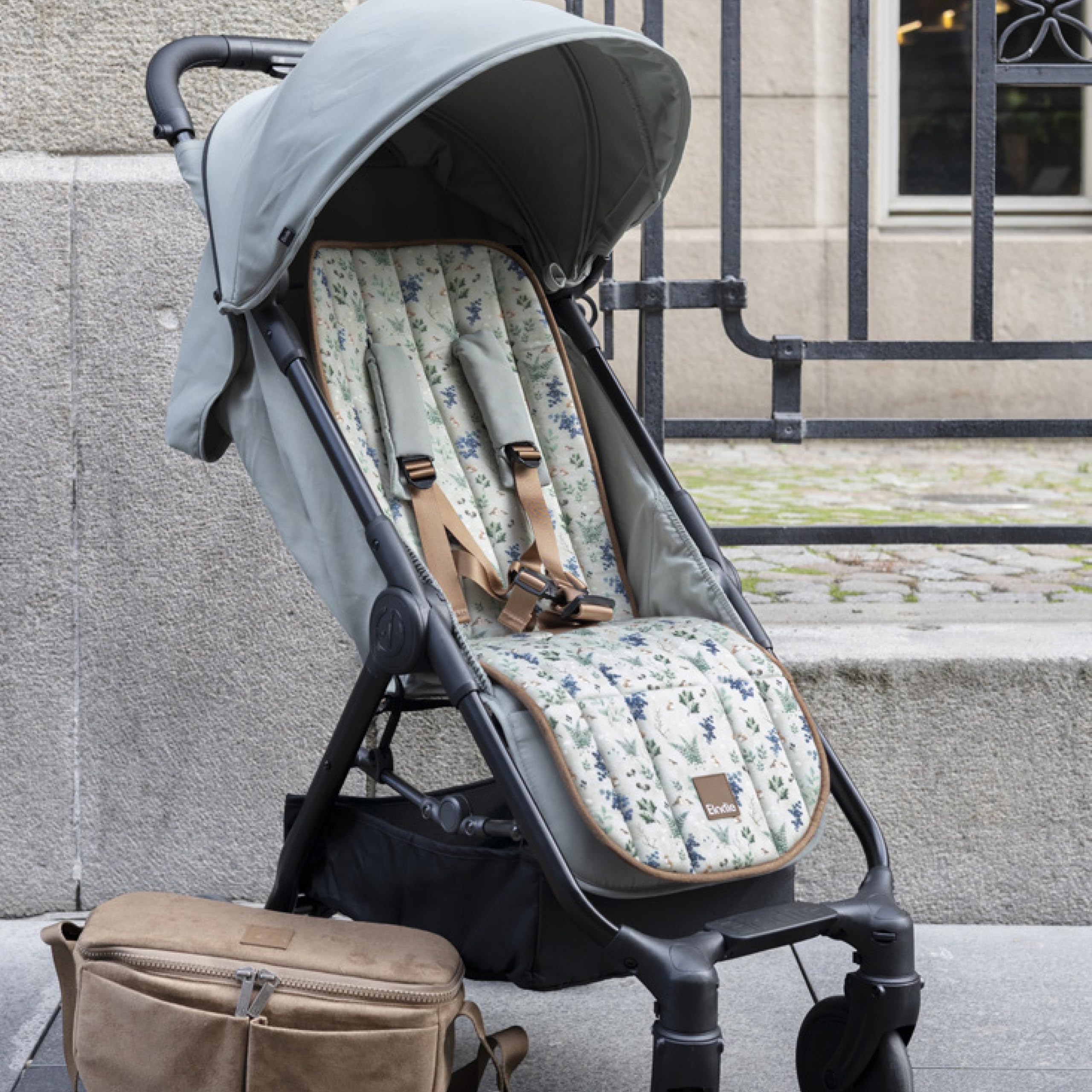 Elodie Details Uniwersalna wkładka do wózka dziecięcego, dwustronna, wyściełana i nadająca się do prania, wkładka CosyCushion do wózka dziecięcego,