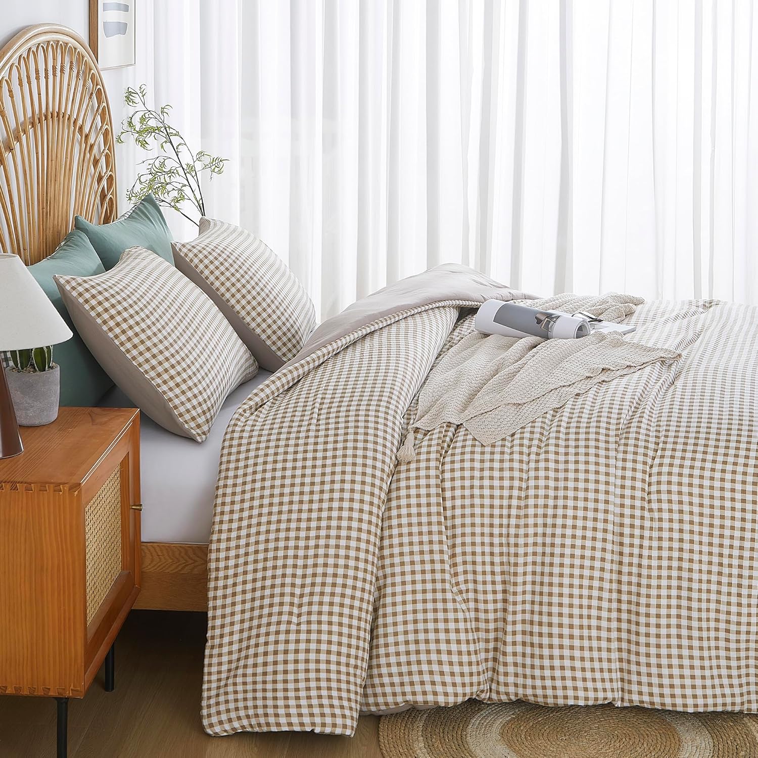 Oli Anderson Queen Comforter Set, 3 PCS Tan Gingham Bedding Comforter, Reversible Lightweight Fluffy Checkered Bedding Set with 2 Pillowcases for All Seasons - 90" x 90" - Image 2