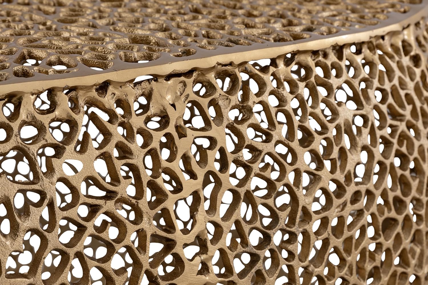 Modern Contemporary Oval-Shape 50" Coffee Table, Solid Aluminum intrigued Design, Mesh Cocktail Table, Creative Center Table for Living Room and Bedroom, Casted in Gold