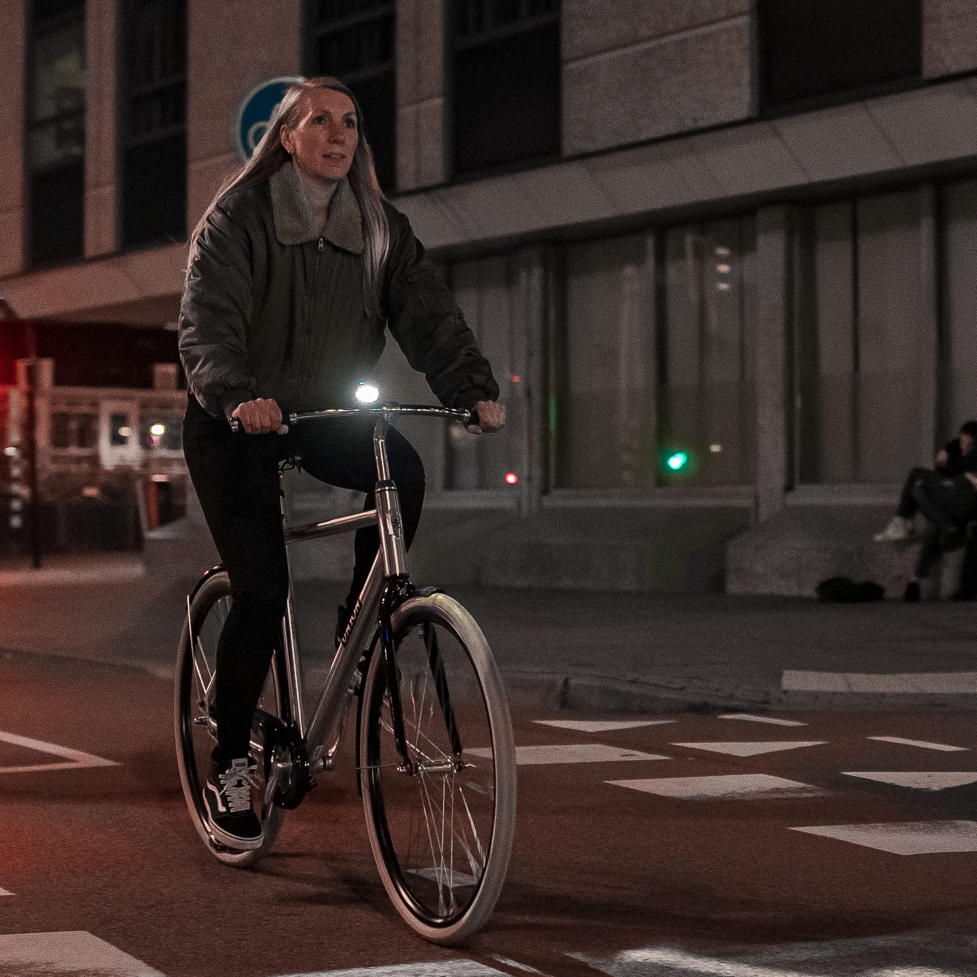 AXA Greenline 40 Lux, Lumière vélo Avant, Éclairage LED vélo, Phare vélo Rechargeable Puissant, Visibilité de 3 000 mètres