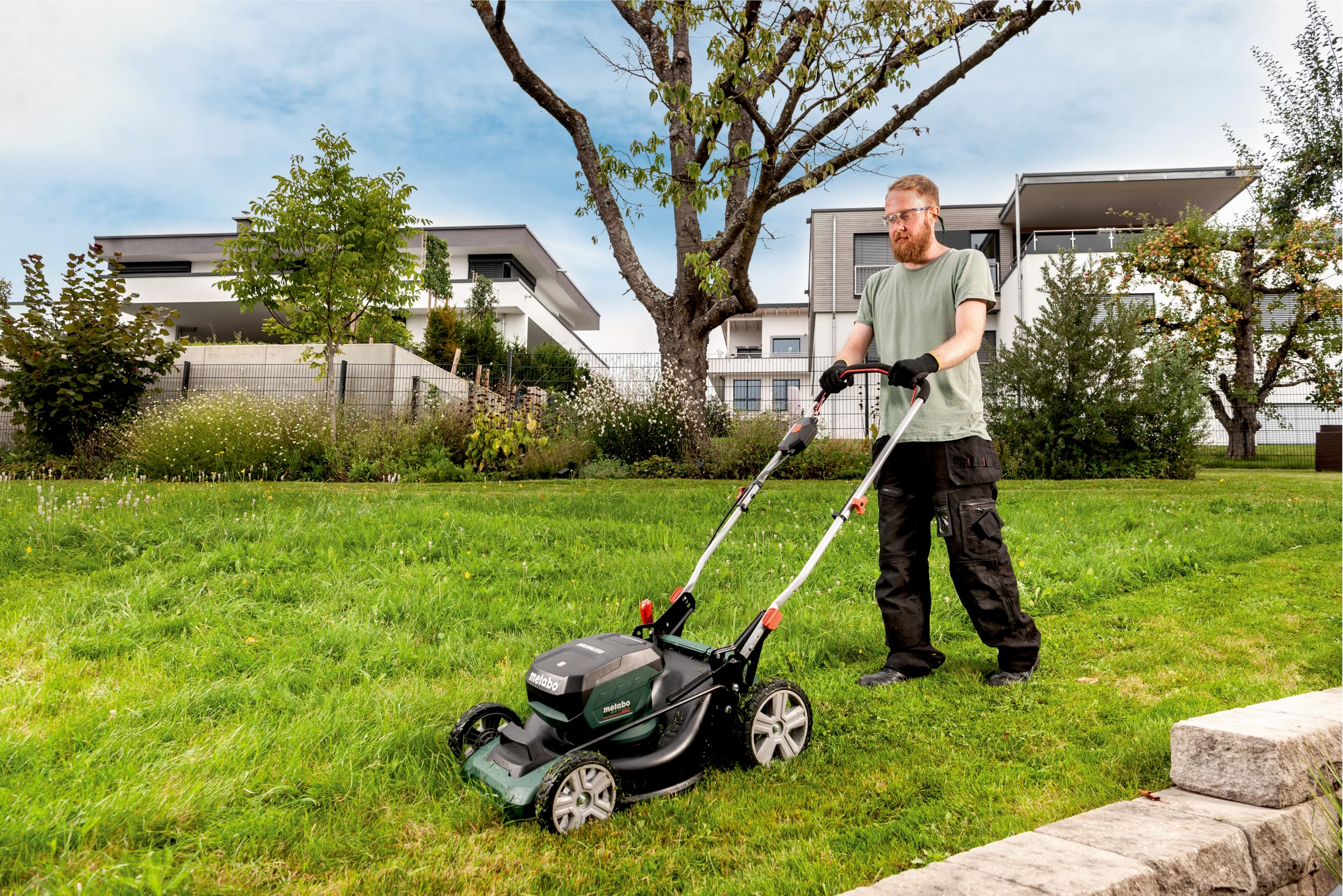 metabo RM 36-18 LTX BL 46 Cortacésped a Batería, 36 V y 46 cm de Corte | Motor Brushless, 7 niveles de altura, área de 800 m², bolsa de 55 l, sin batería ni cargador, función de mulching