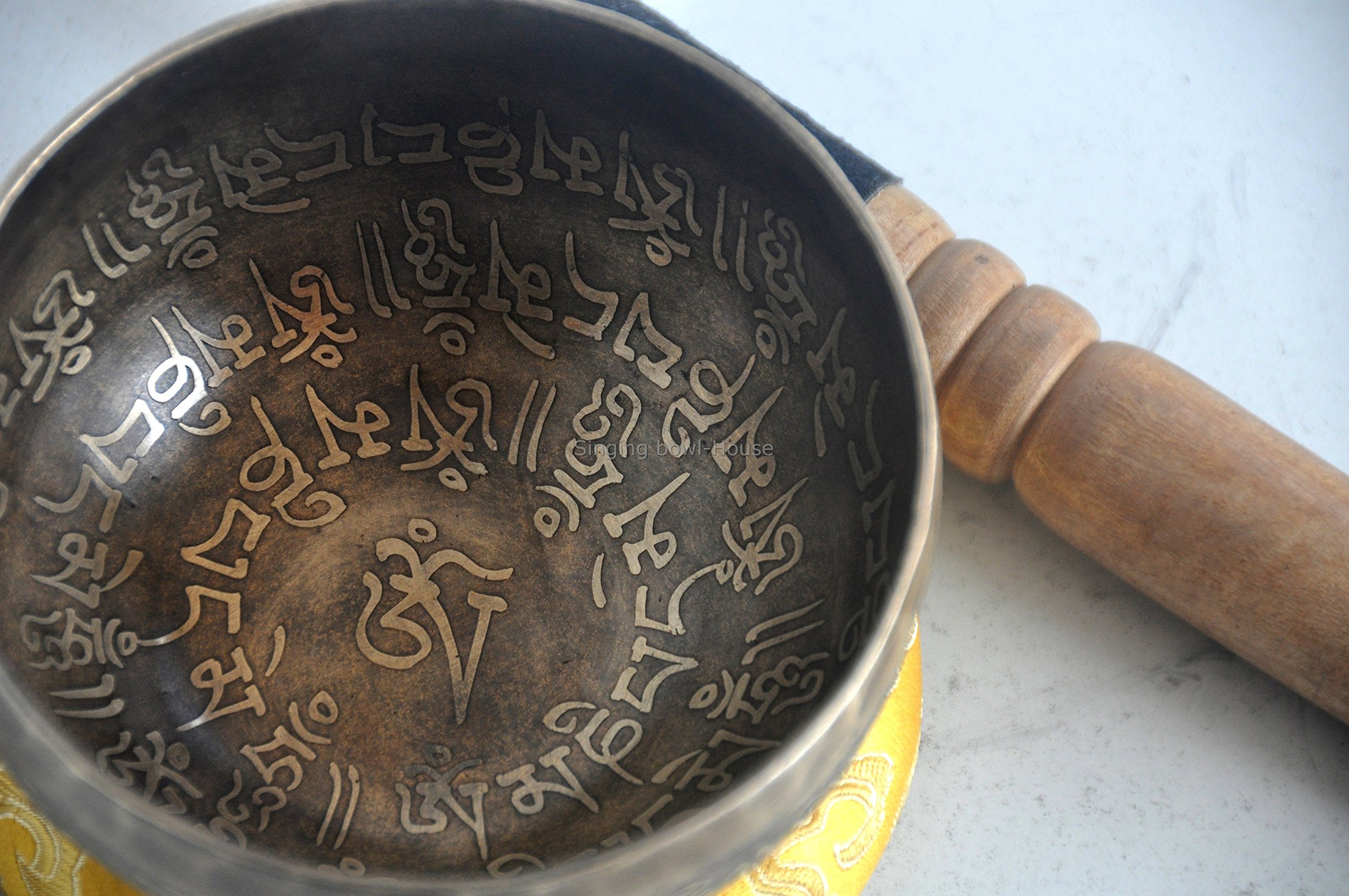 10 cm mantra rzeźbiony budda tybetańska miska dźwiękowa, ręcznie młotkowana Nepal, misy dźwiękowe z poduszką i pałeczkiem