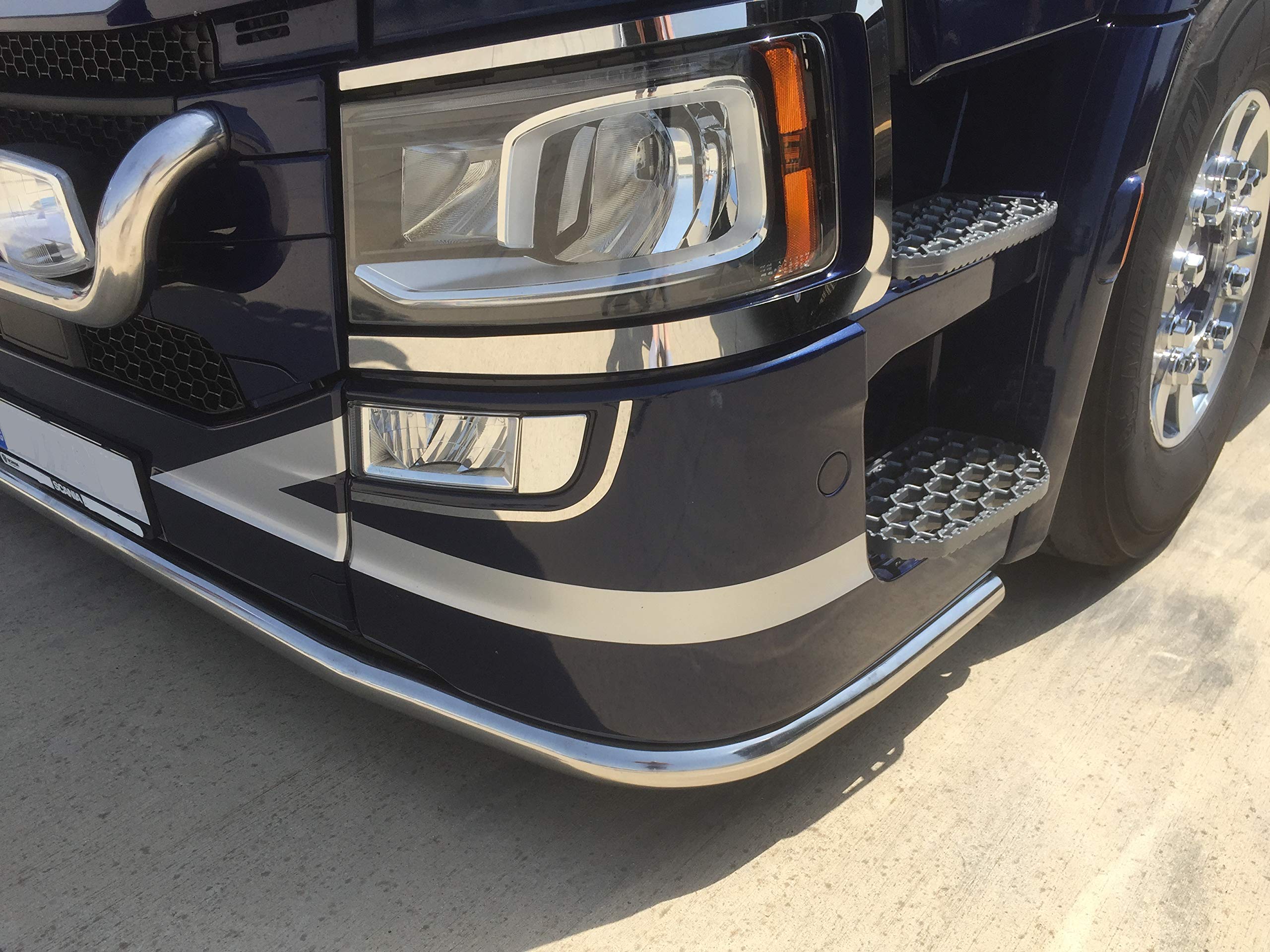 24/7Auto 2 decorazioni in acciaio inossidabile per fari anteriori + 2 decorazioni per fendinebbia per camion Scania serie S/R 2016+