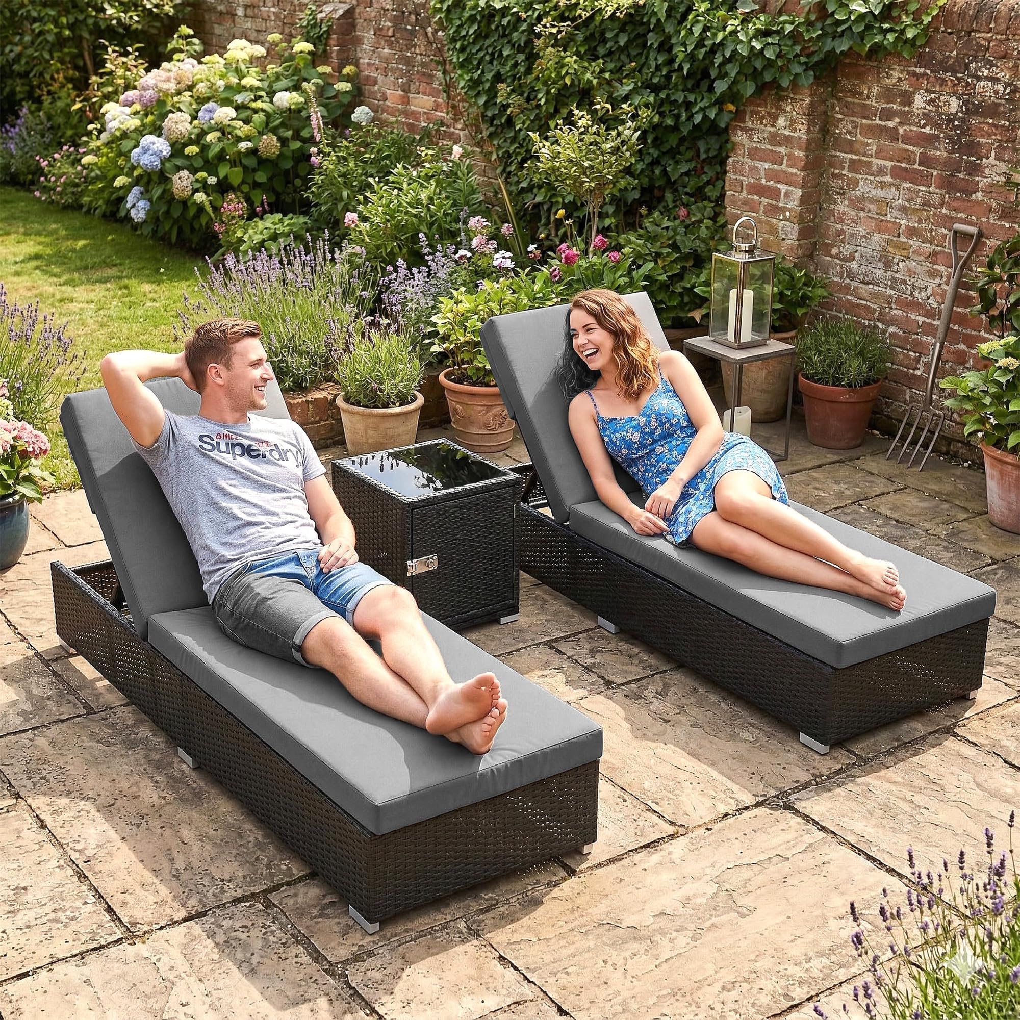 Outsunny Set di 2 Lettini Prendisole da Giardino in Rattan Grigio Scuro