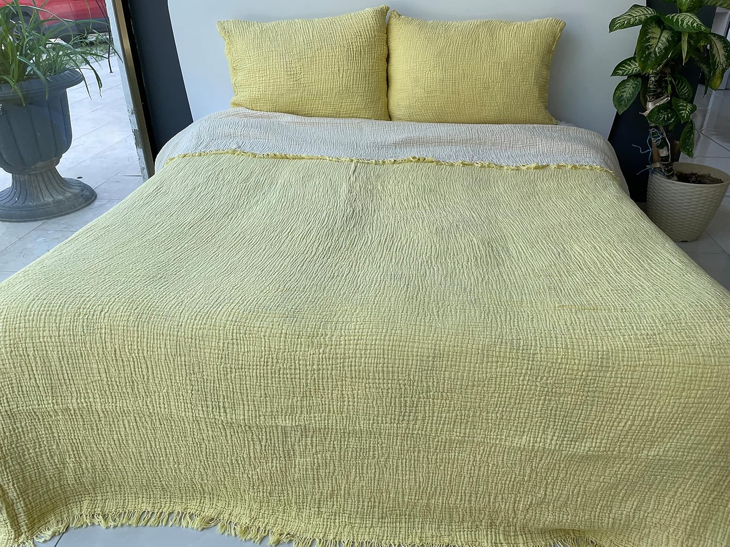 Muslin Blanket 100% Cotton, 4 Layers Bedspread, Soft Turkish Cotton Muslin Bed Cover, Reversible Coverlet, Yellow (Twin Size 63x90-160x230cm)