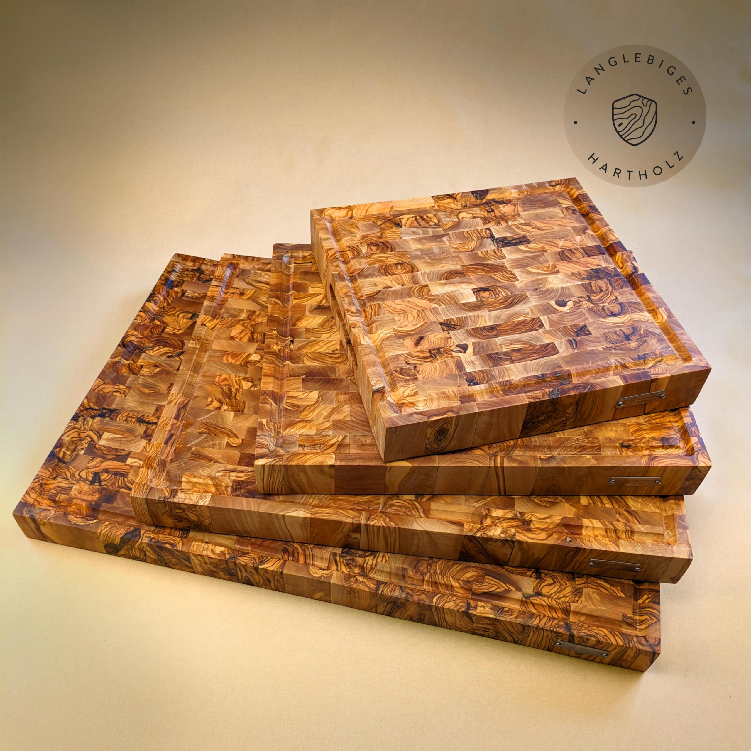 DAS OLIVENHOLZBRETT®Mosaik Schneidebrett mit Saftrille/Quadrat/ 30x30x4,5cm | Exklusives Olivenholz/Hirnholzbrett aus Olivenholz/Stirnholz/massiv/langlebiges hochertiges Küchenbrett