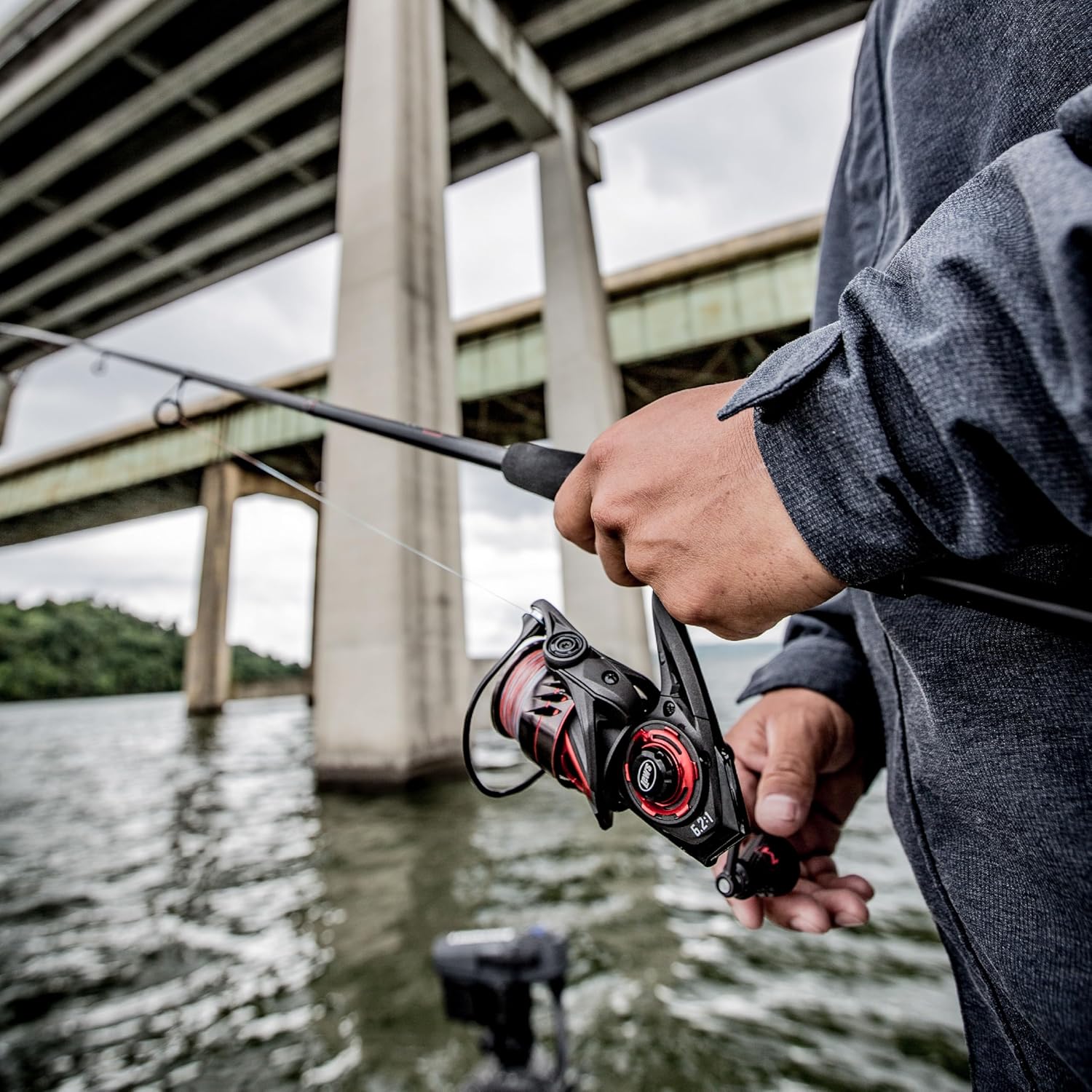 Lew's MACH Jacked Spinning Reel and Fishing Rod Combo, HM50 Graphite Rod, Tanso Tech Frame, Black/Red